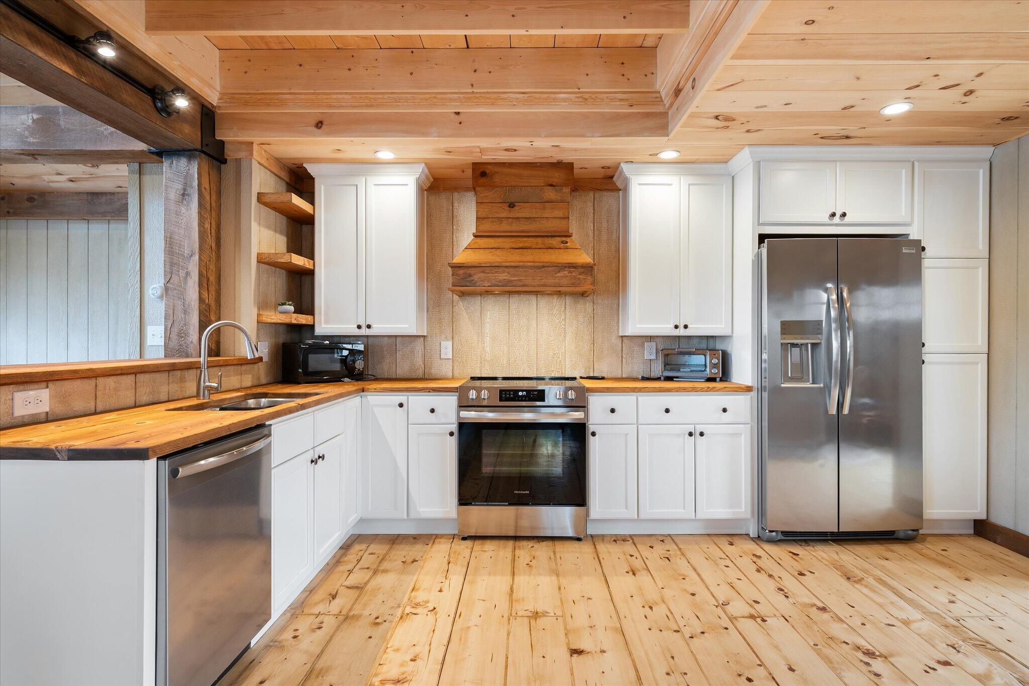 17 Hopkins Lane, Verona Island, ME, 04416