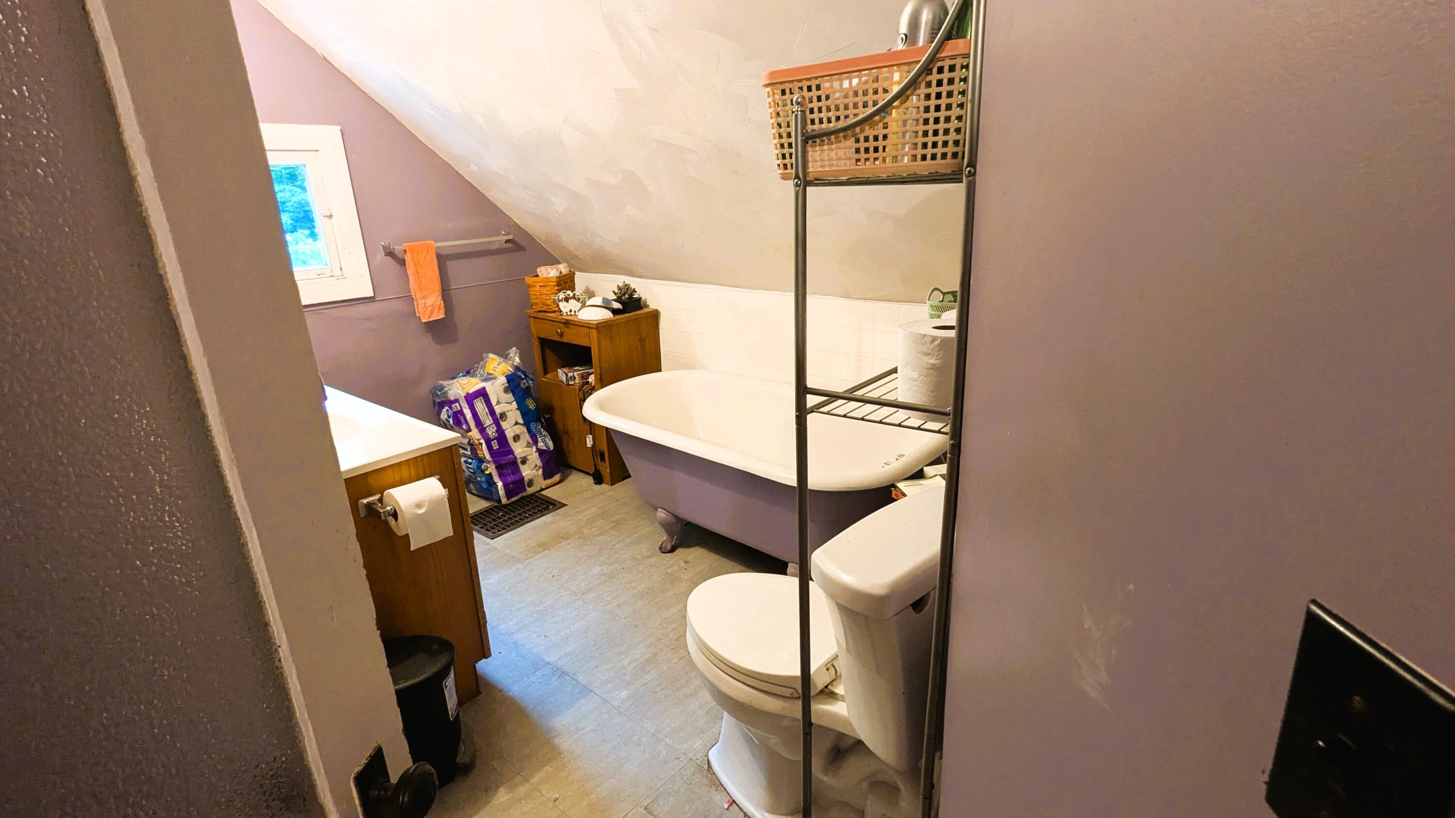 29 Kents Hill Road, Wayne, ME, 04284