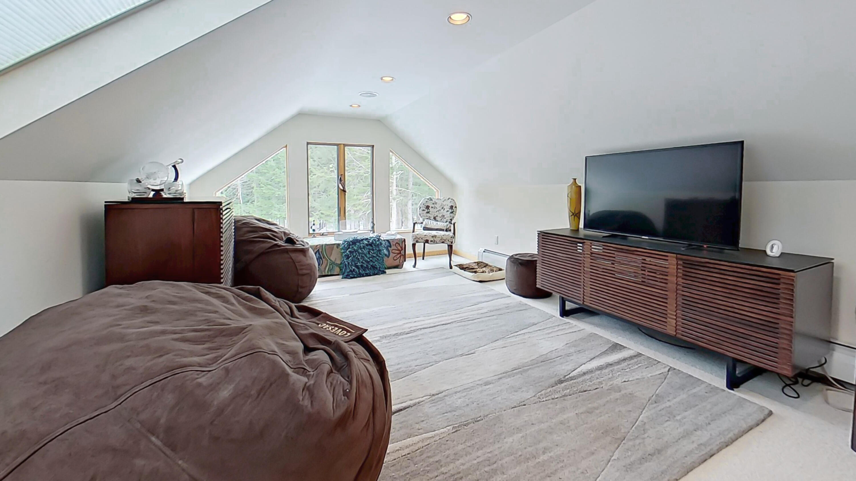 291 Molyneaux Road, Camden, ME, 04843