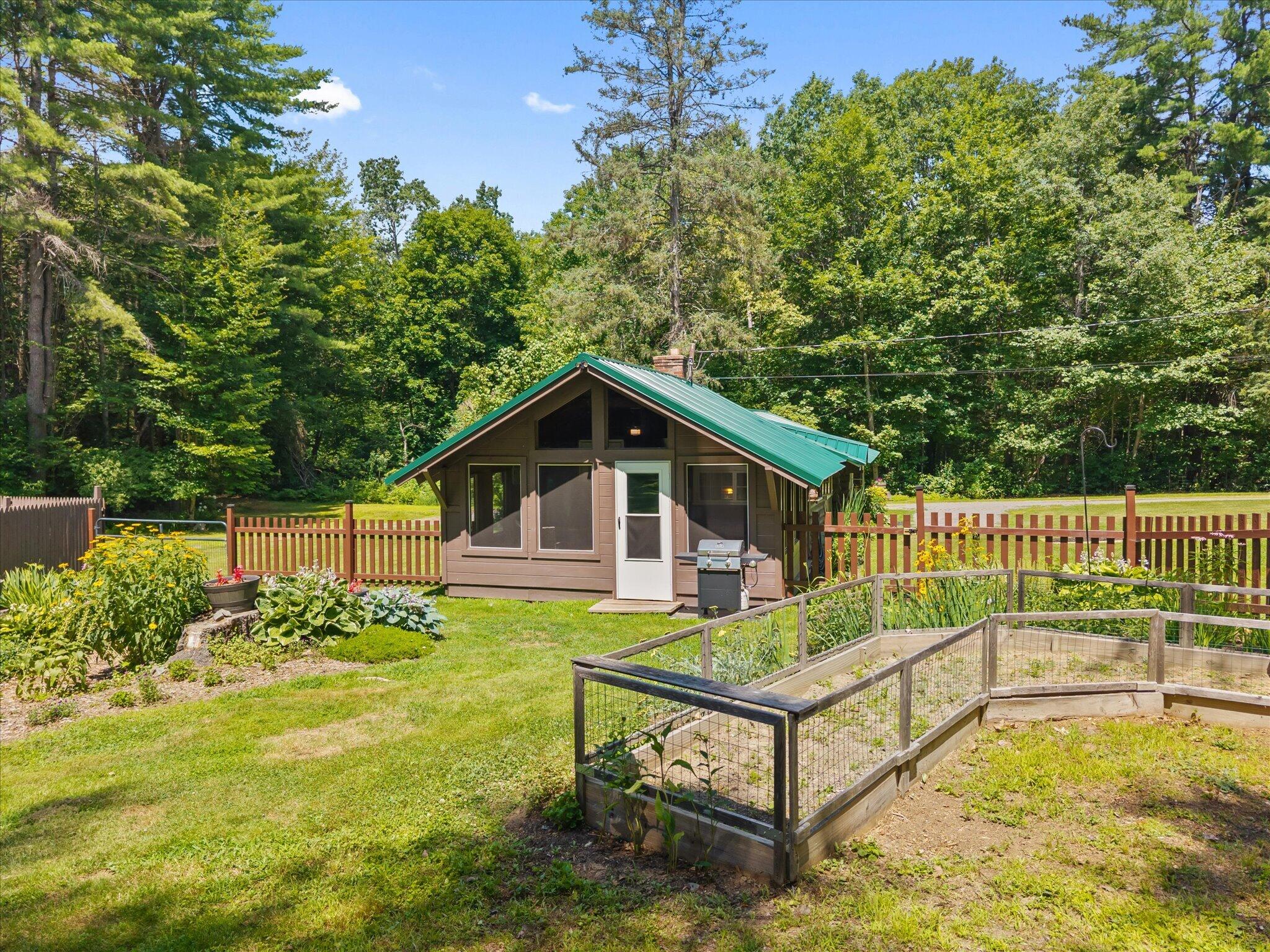1002 Bennoch Road, Old Town, ME 04468 Great Enclosed Porch Area...