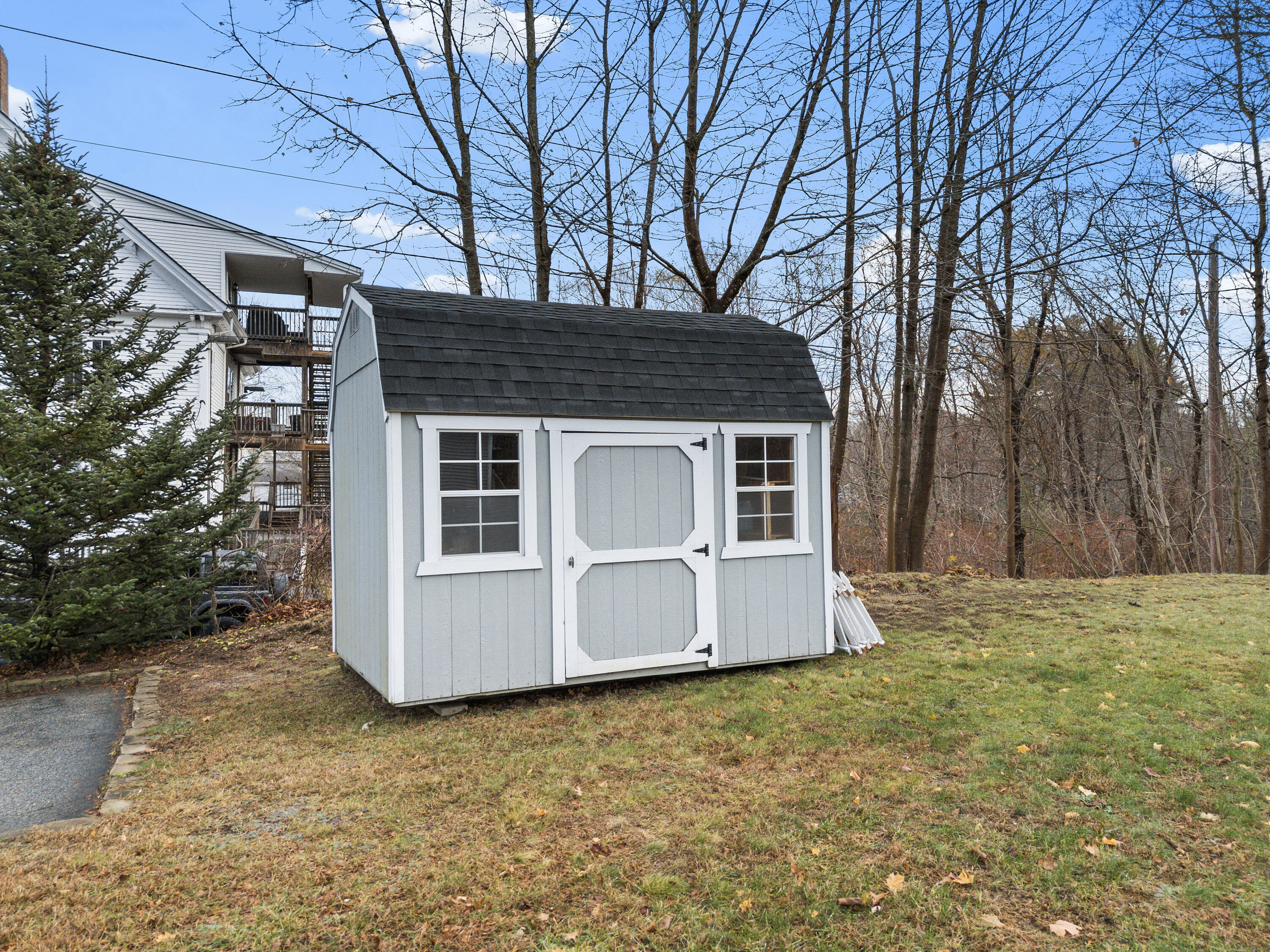 28 Ossipee Trail W