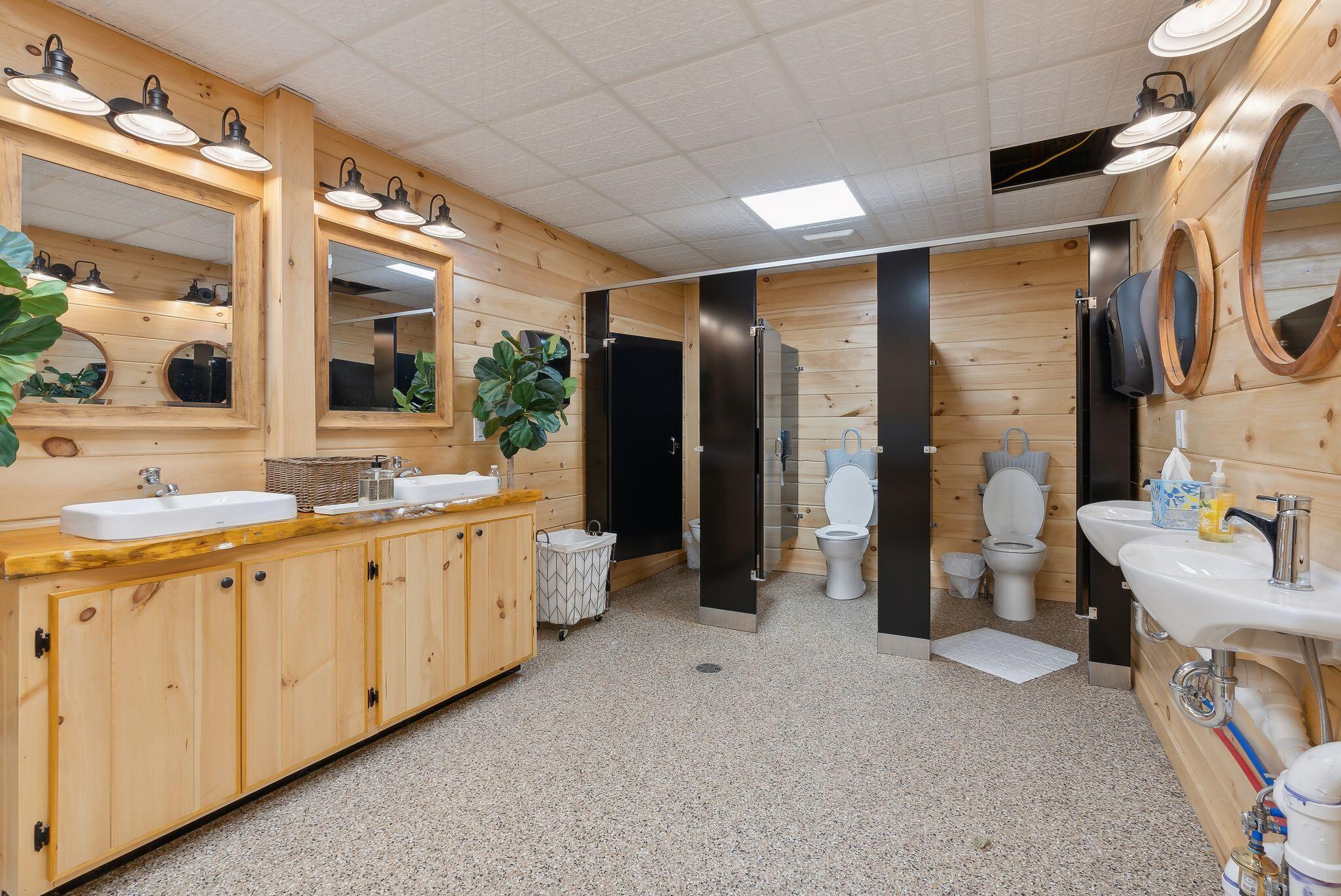 78 + 98 Hussey Hill Road, Oakland, ME, 04963