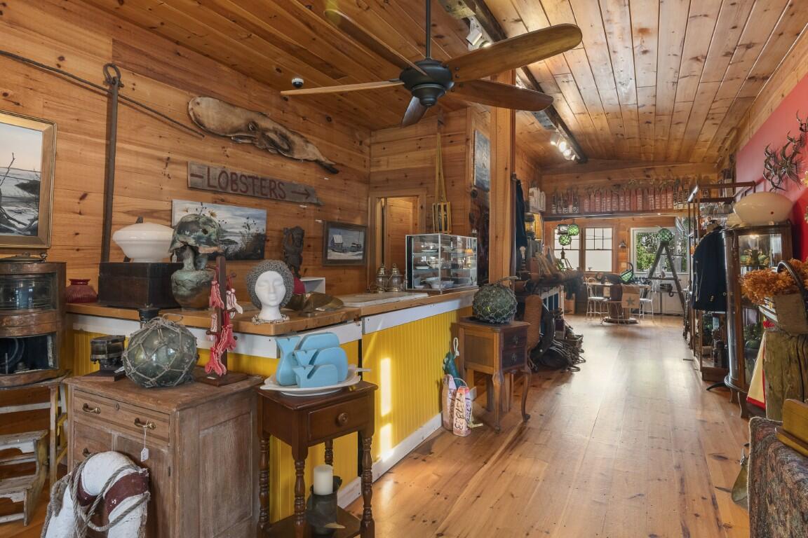 10 Mckown Street, Boothbay Harbor, ME, 04538