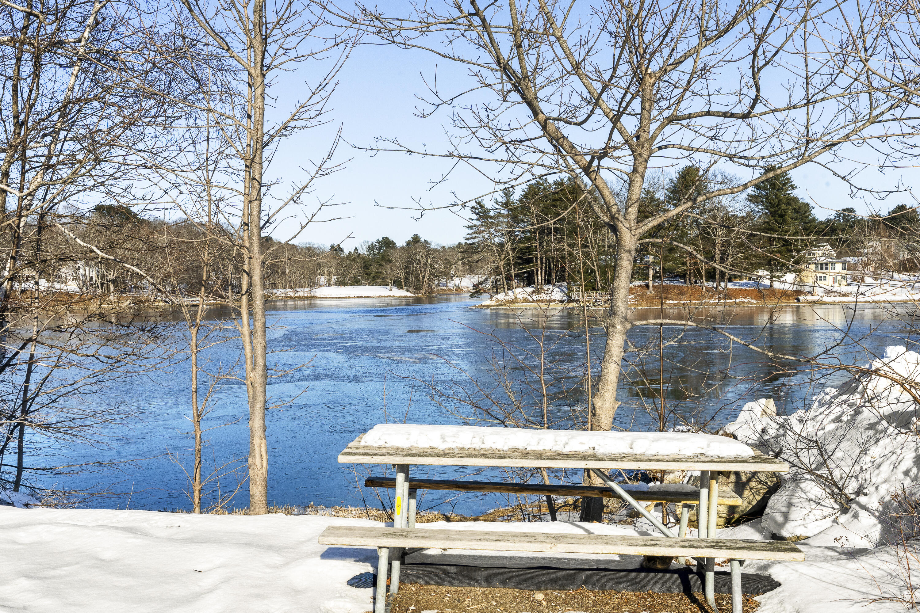 100 Main Street, Damariscotta, ME, 04543