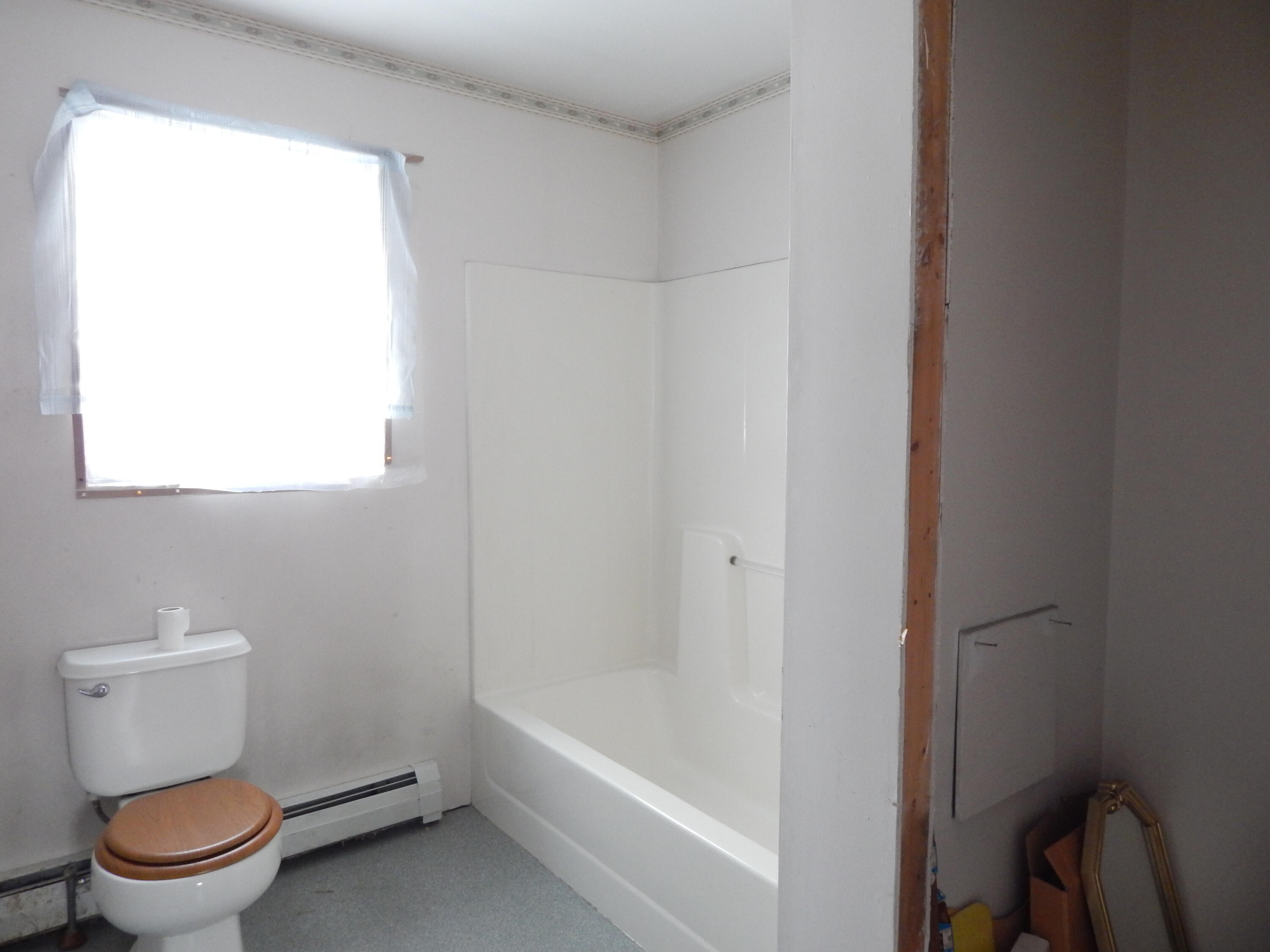 19 Park Street, Paris, ME, 04281