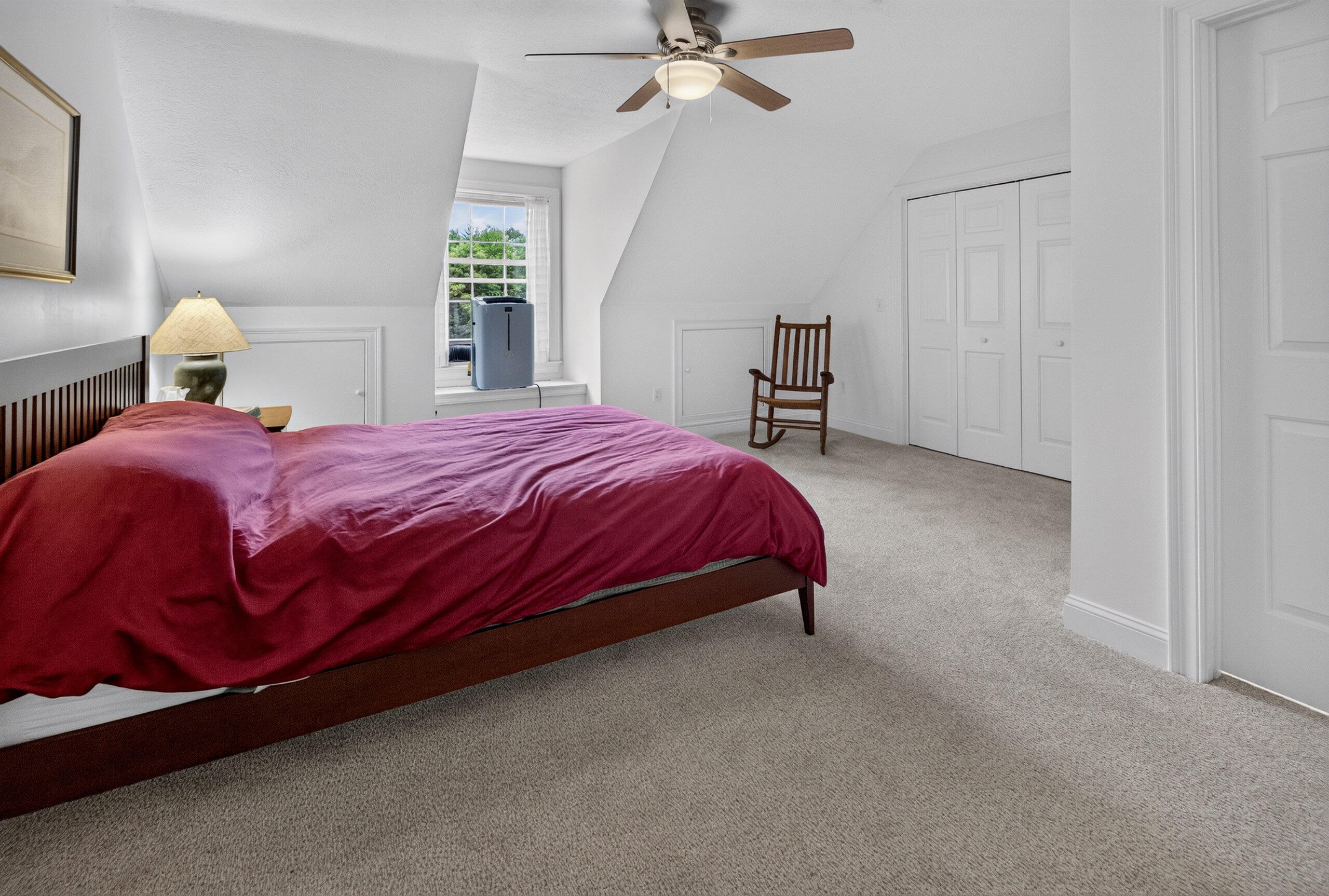 1 BD, 1 BA In-law above garage.
