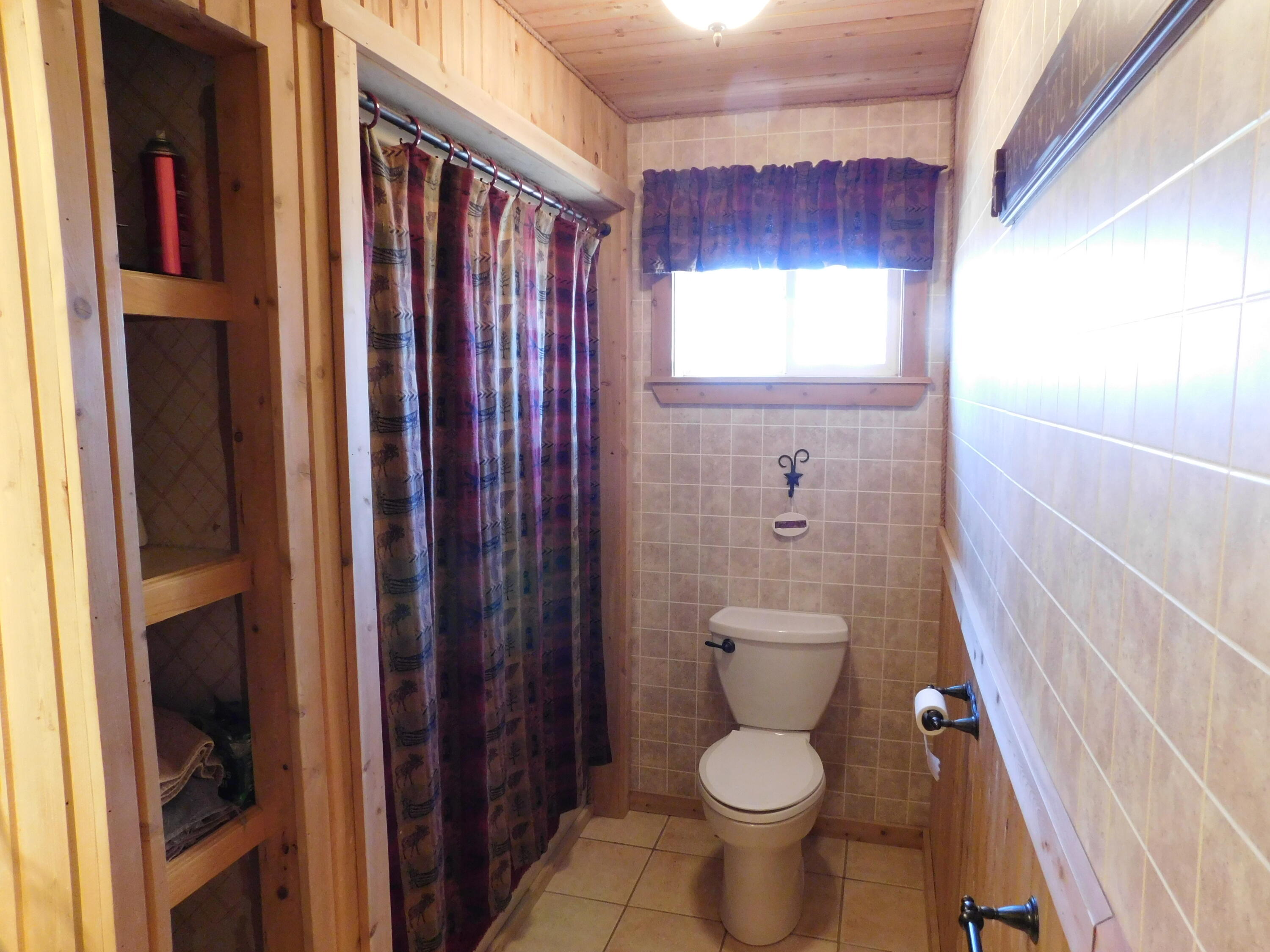 557 Enfield Road, Lincoln, ME, 04457