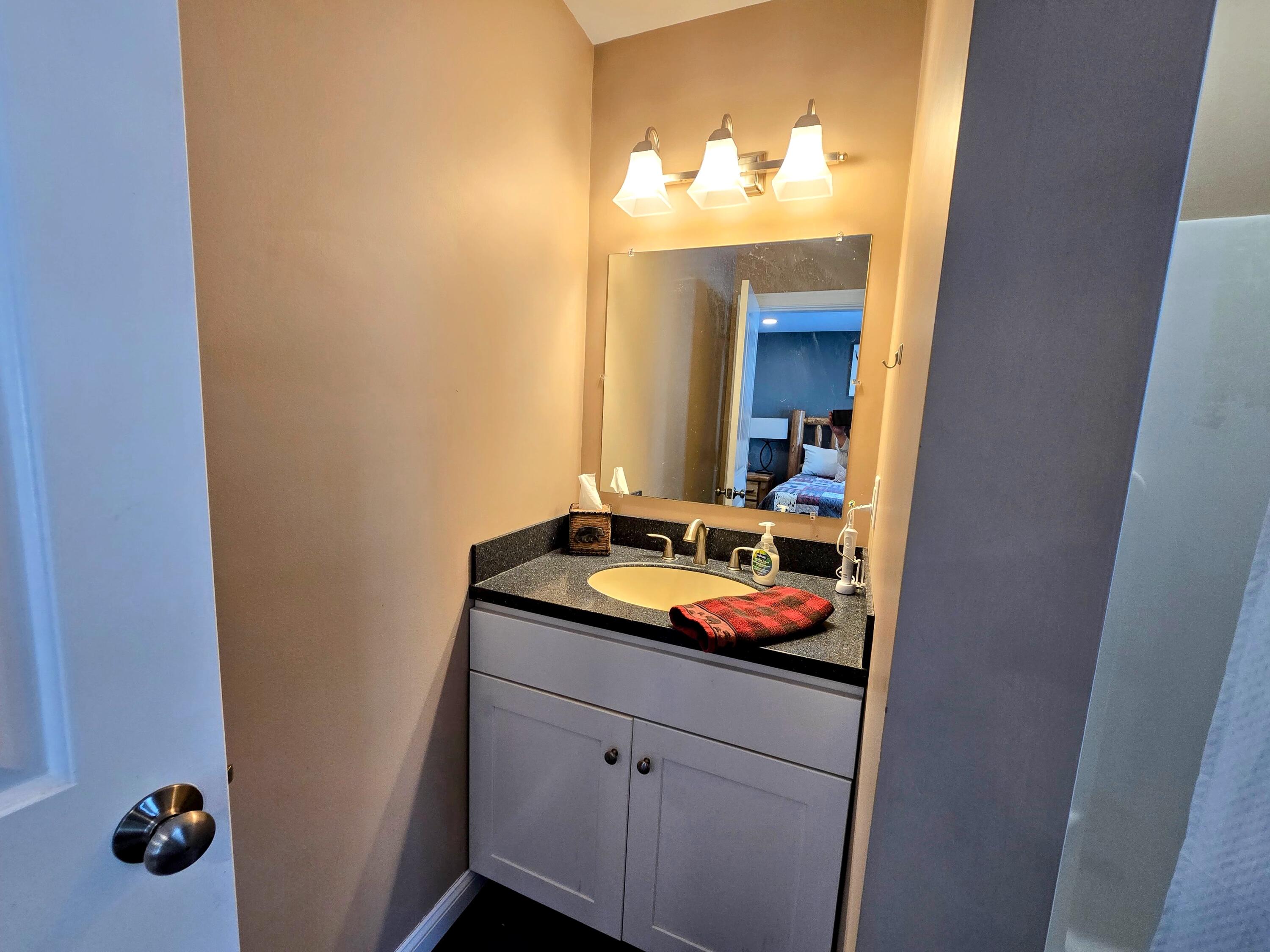 976 Park Street, Paris, ME, 04281