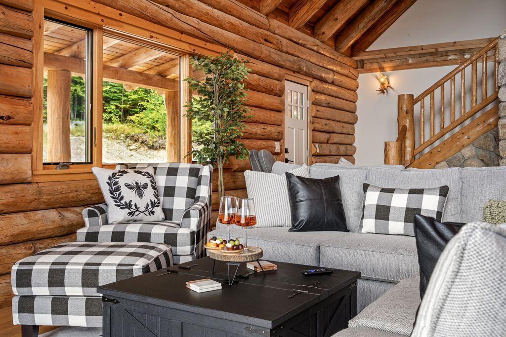 366 Glades View Avenue, Newry, ME, 04261