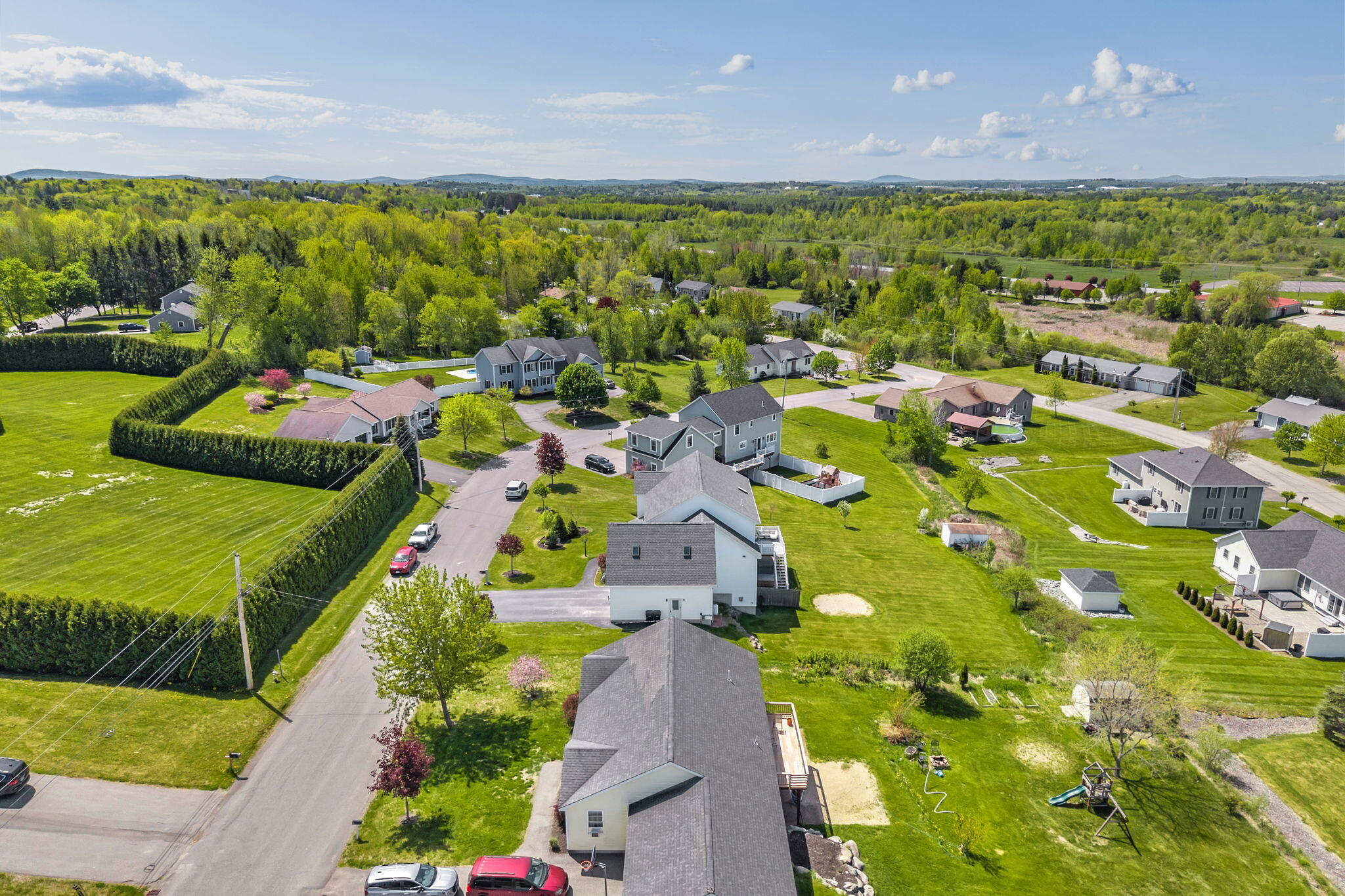 83-web-or-mls-40-hillview-dr