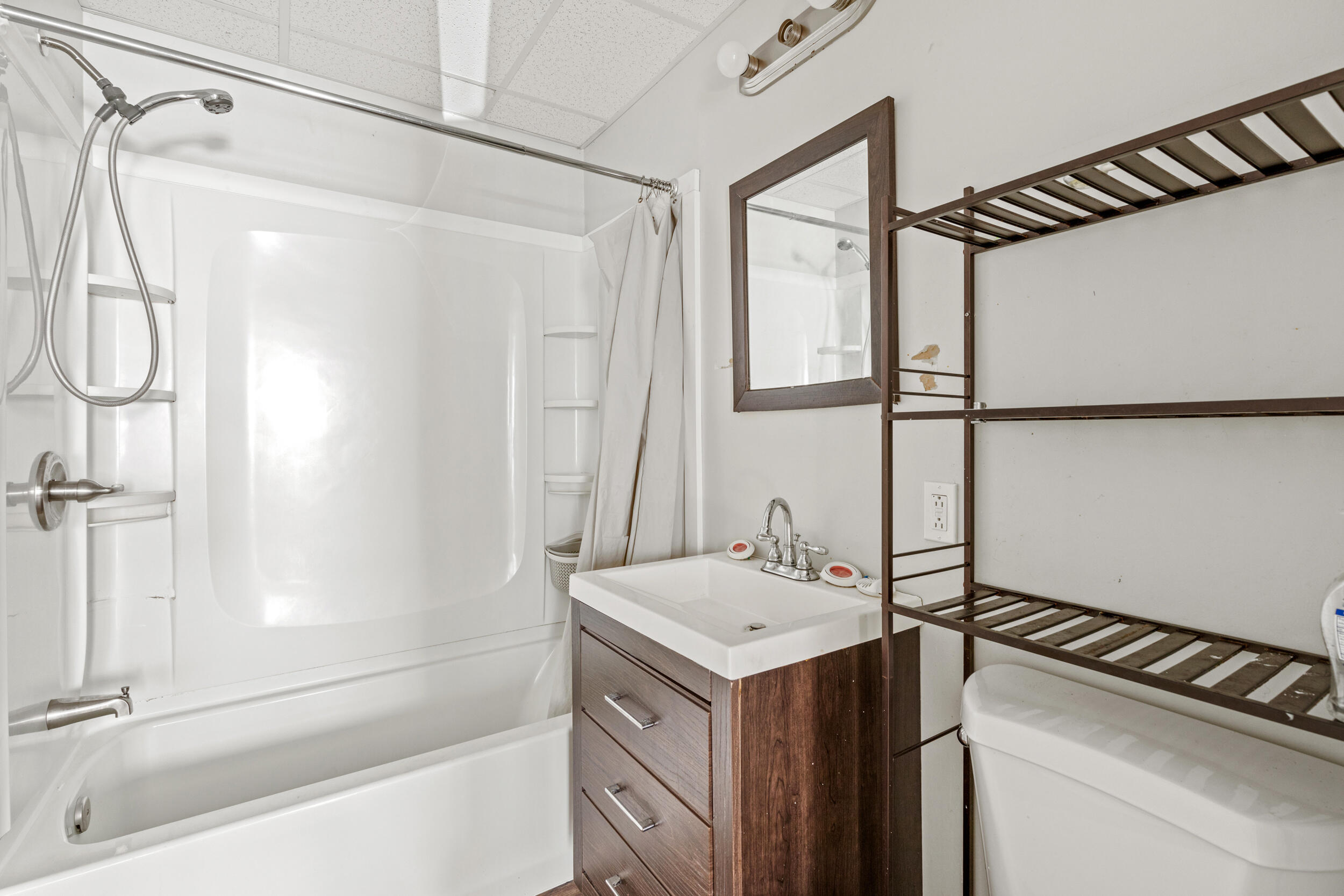 174 Bartlett Street, Lewiston, ME, 04240