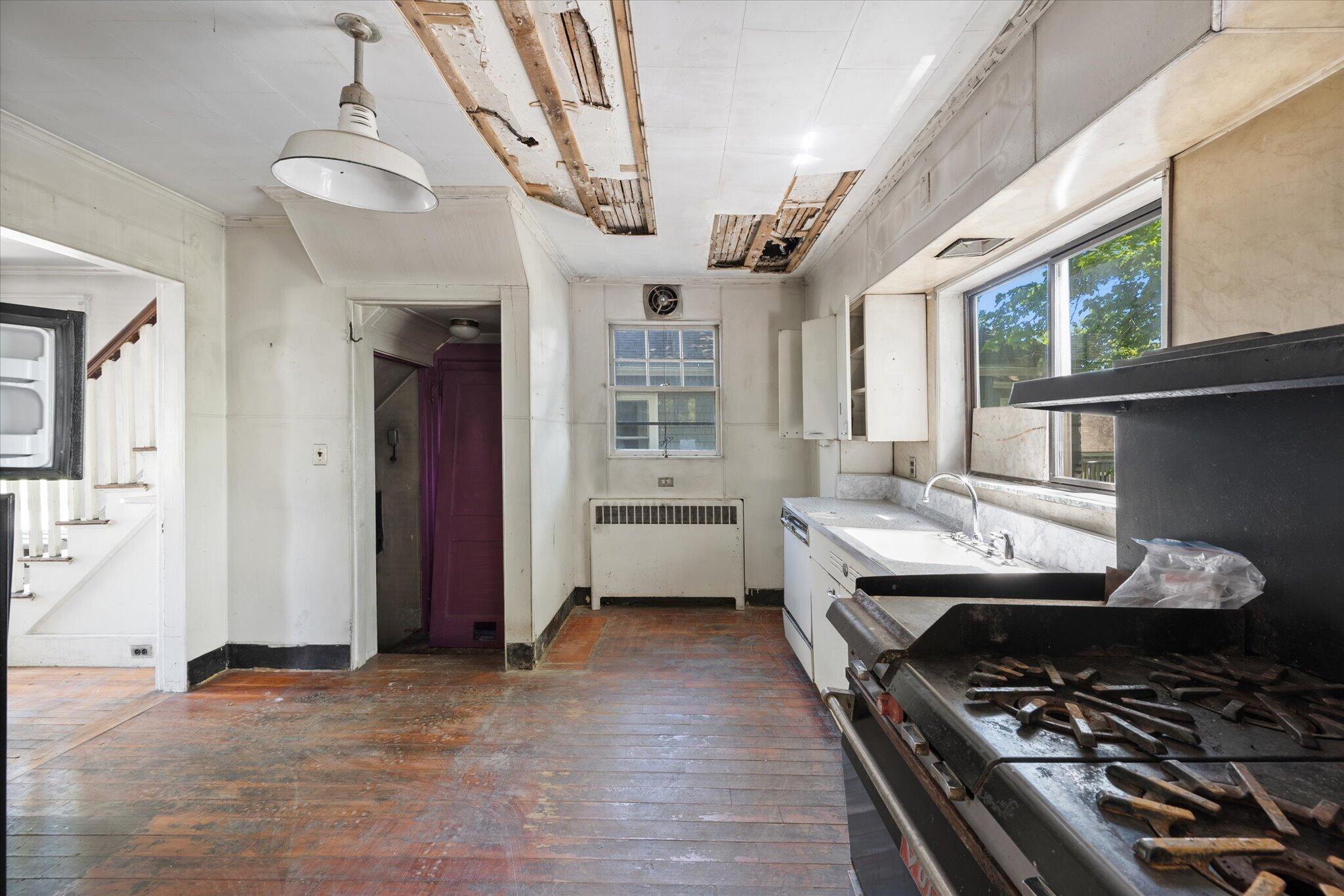 17-Kitchen