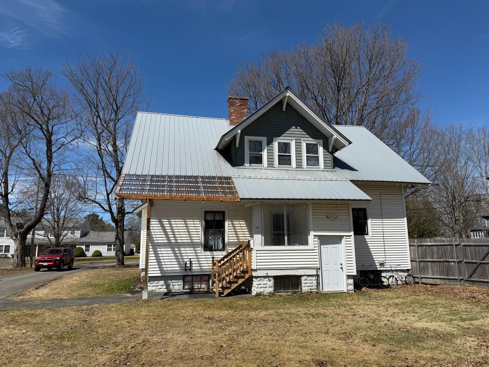 21 Bowdoin Street, Houlton, ME, 04730