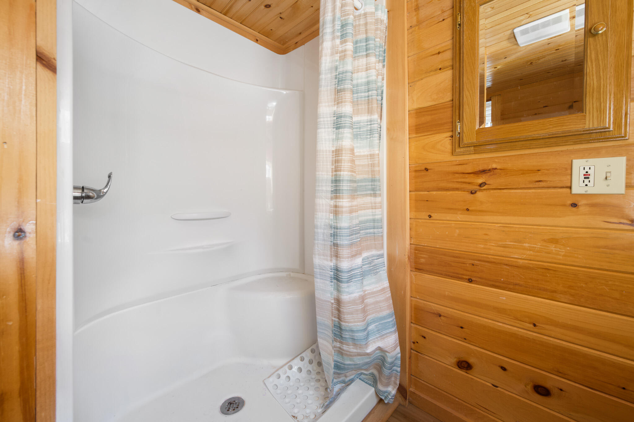 37 Petite Drive, Lincoln, ME, 04457
