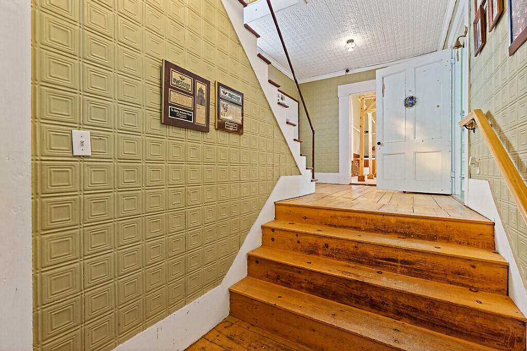 83 Main Street, Phillips, ME, 04966