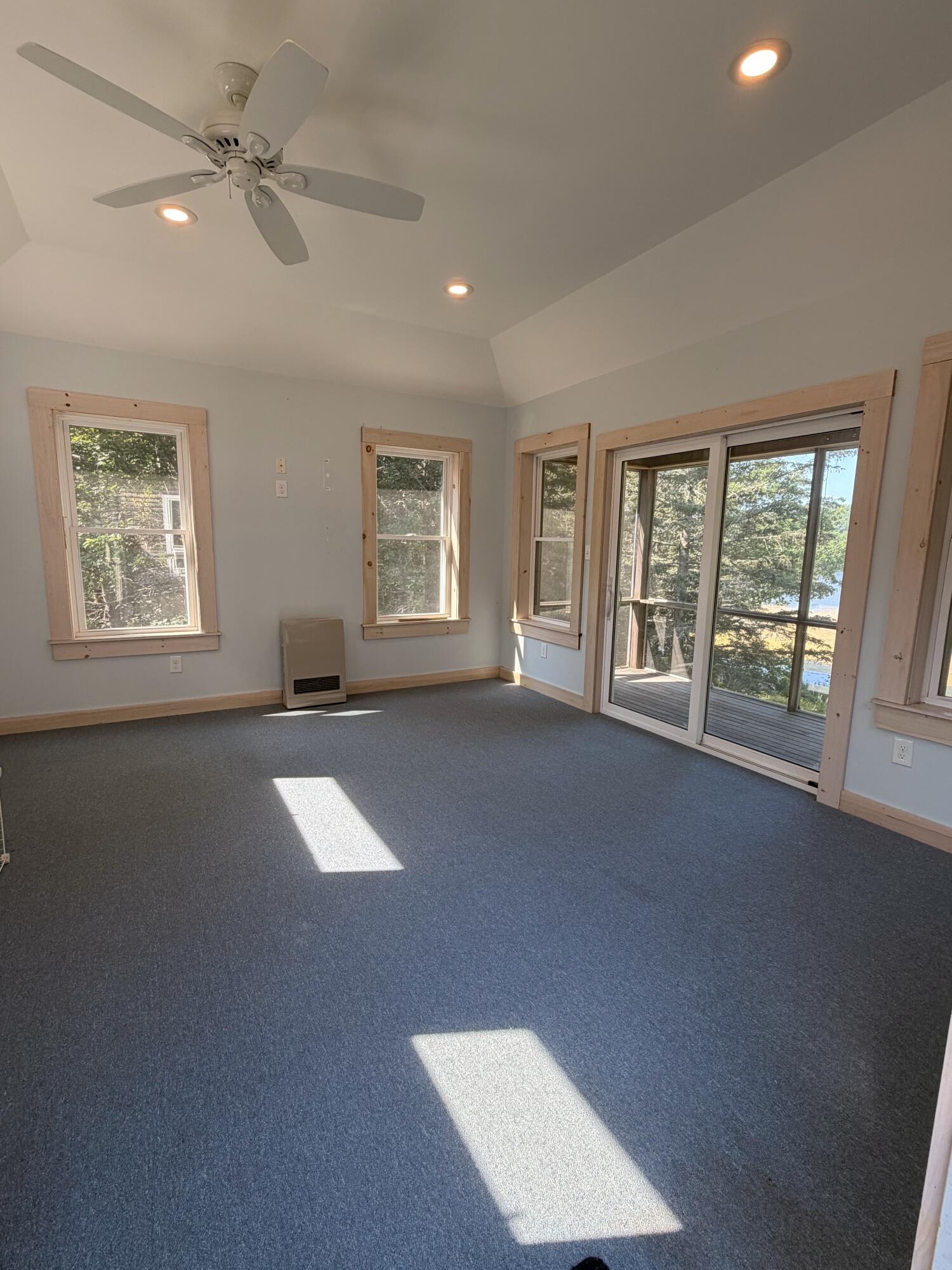 98 Bagaduce Lane, Sedgwick, ME 04676 Upper level art studio/ bonus space