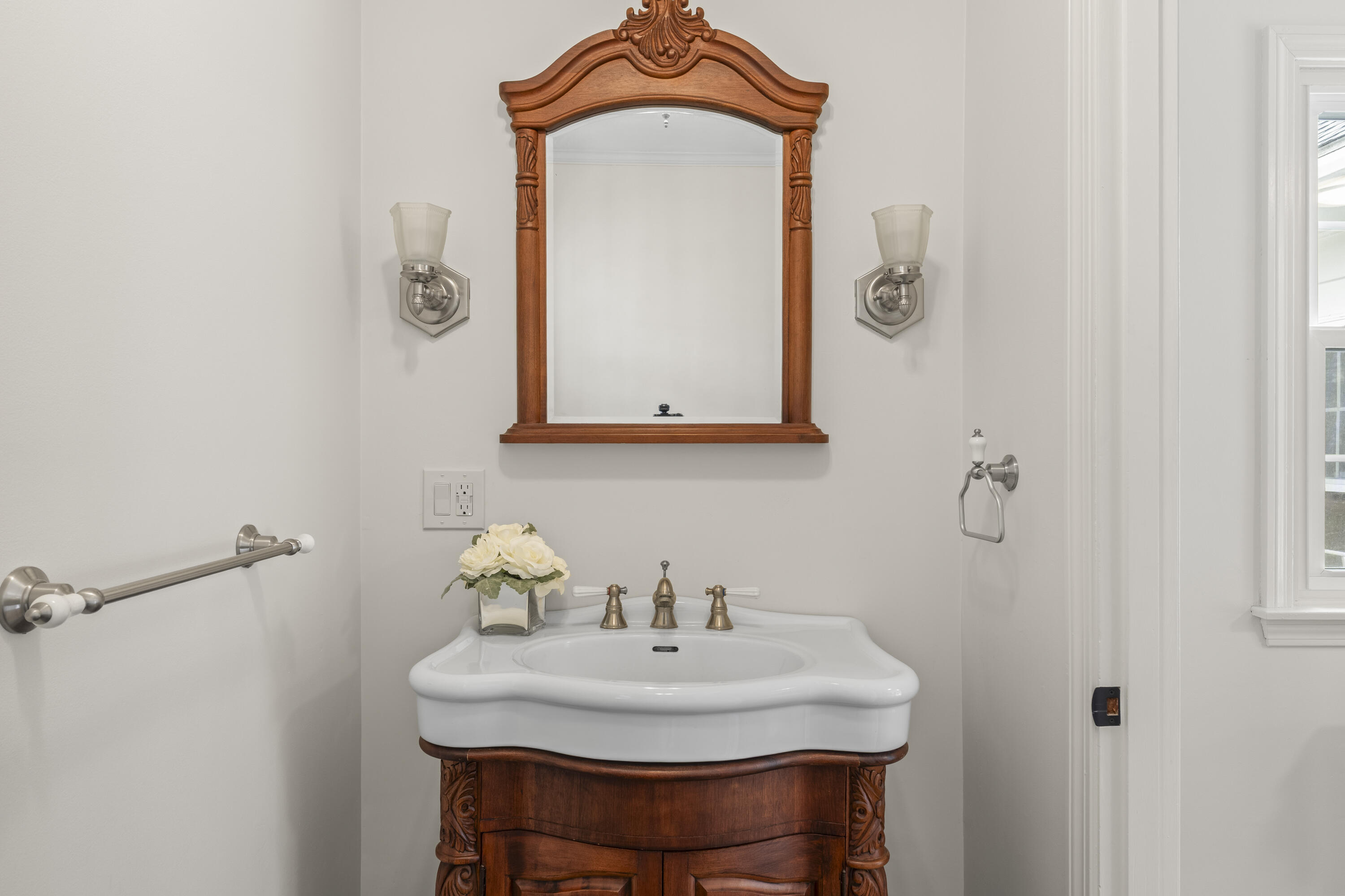 847 Middlesex Road, Topsham, ME, 04086