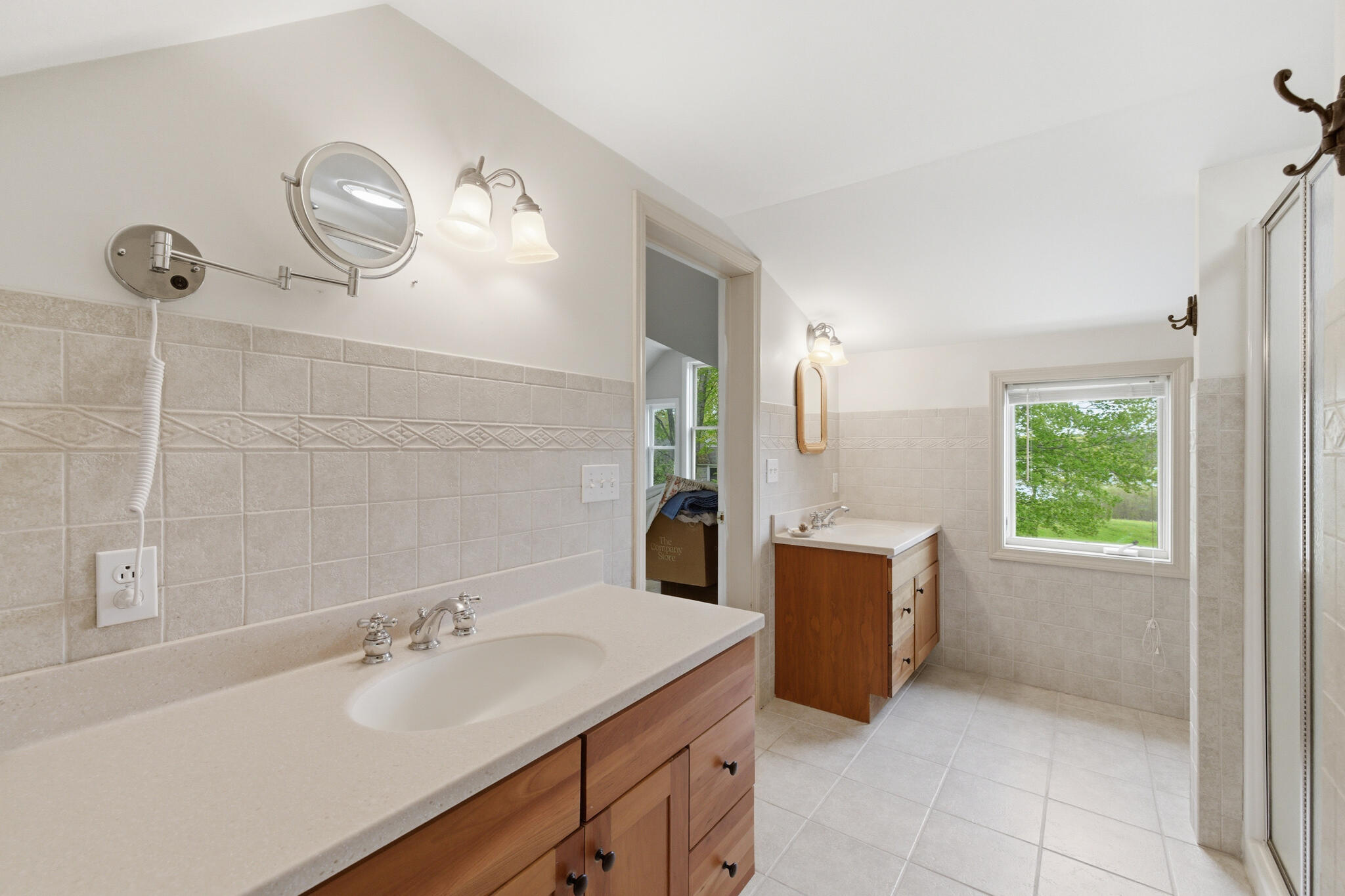 124 Phipps Point Road, Woolwich, ME 04579 Primary bath en suite