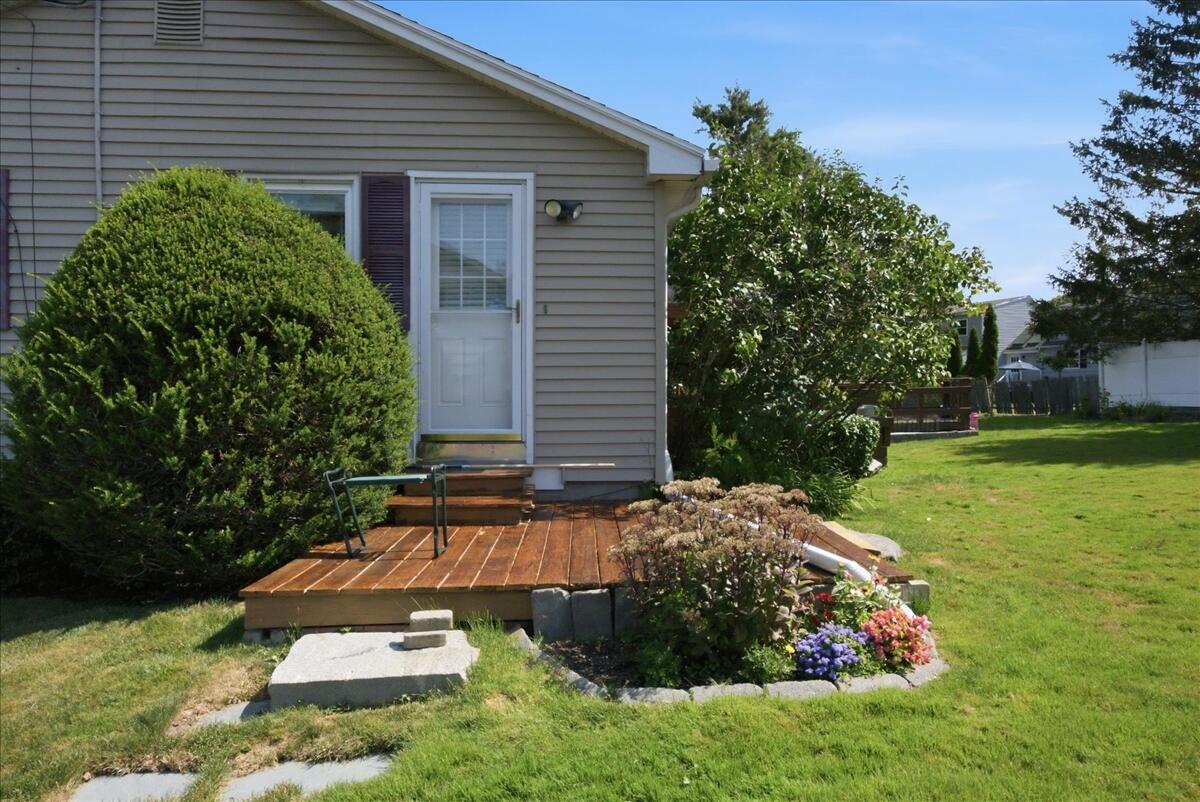 2 Quaker Road, Westbrook, ME 04092 02-DSC07594