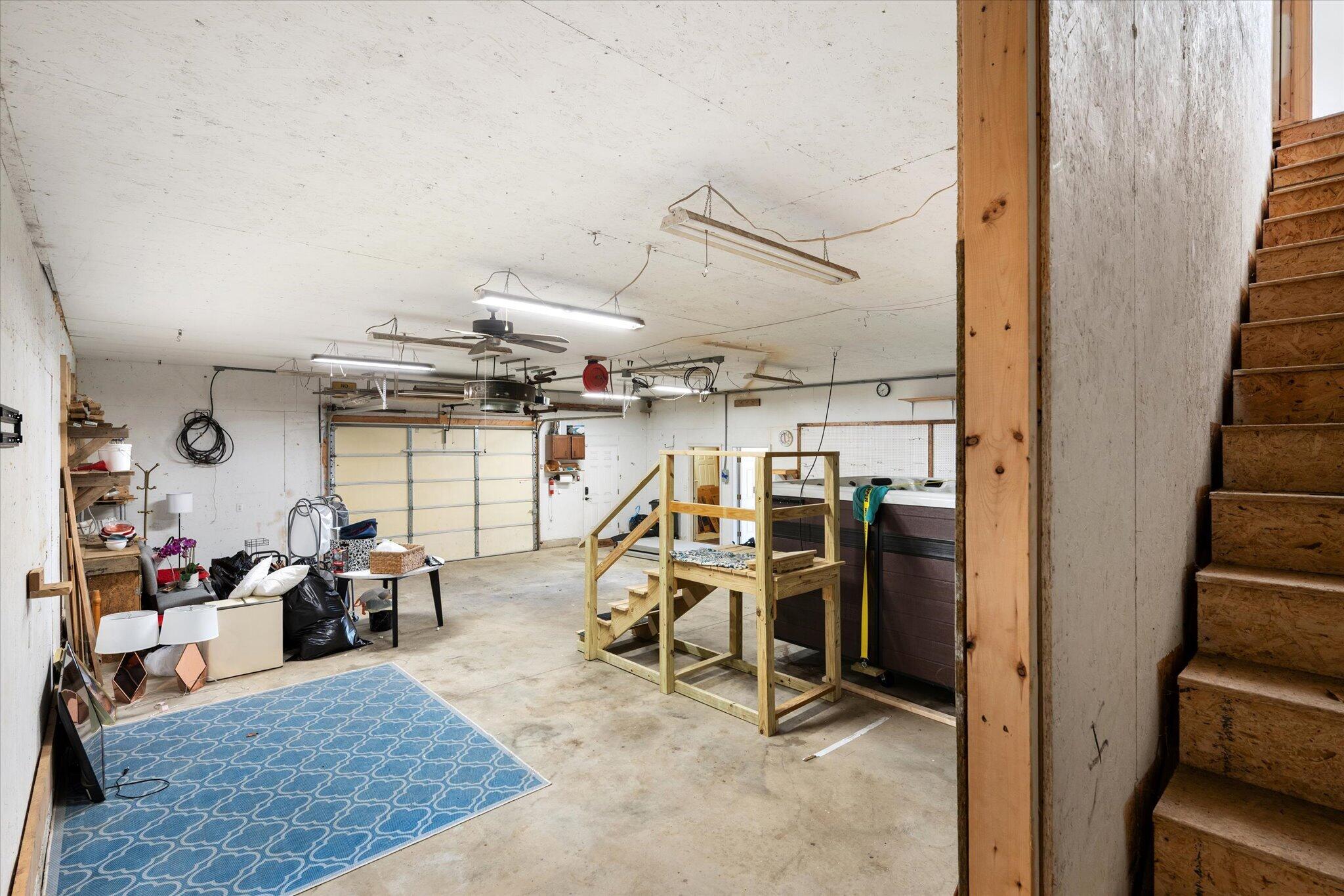 32 Charles Drive, Holden, ME, 04429