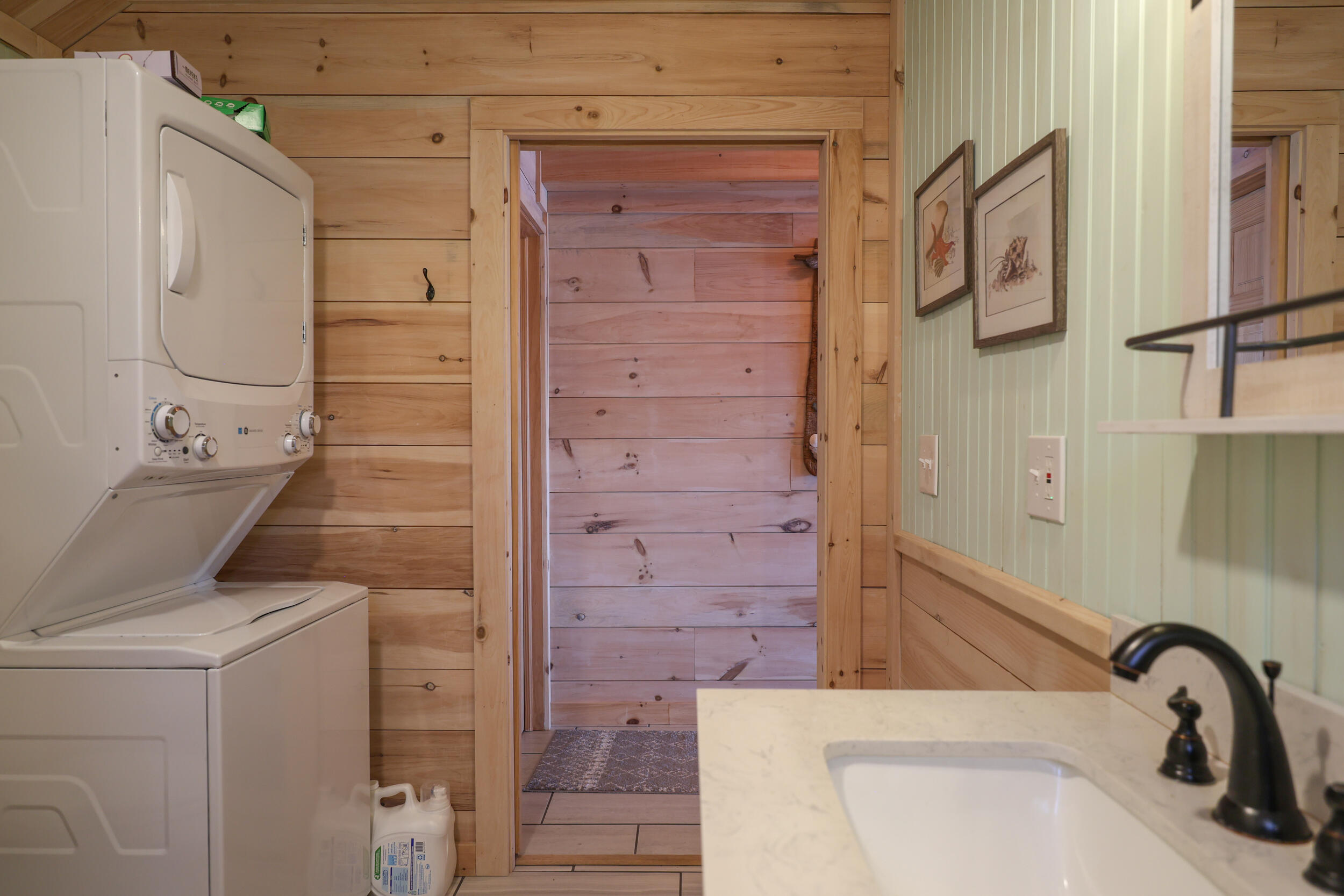 28 City Point Road, Vinalhaven, ME, 04863