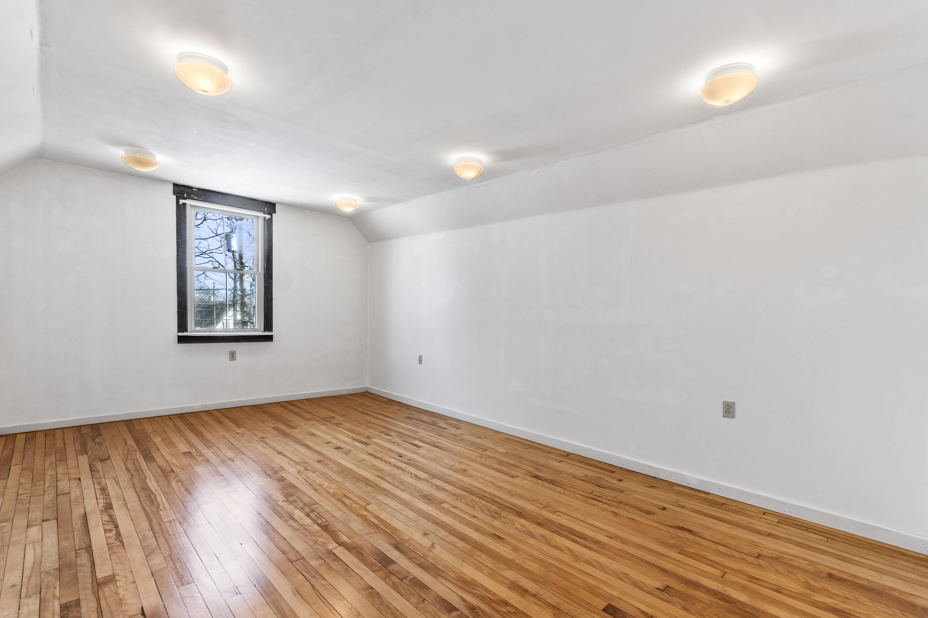 38 Main Street, Topsham, ME, 04086