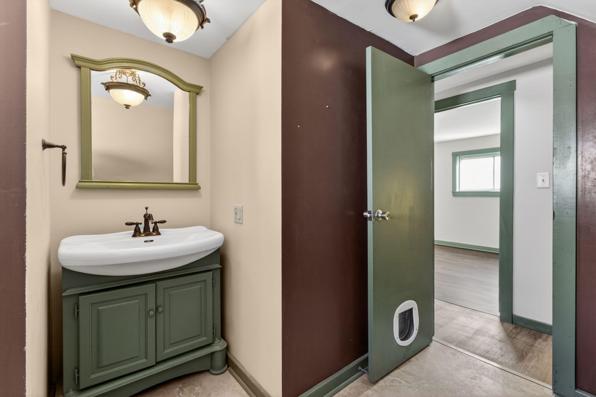 87 Pioneer Avenue, Sanford, ME, 04073