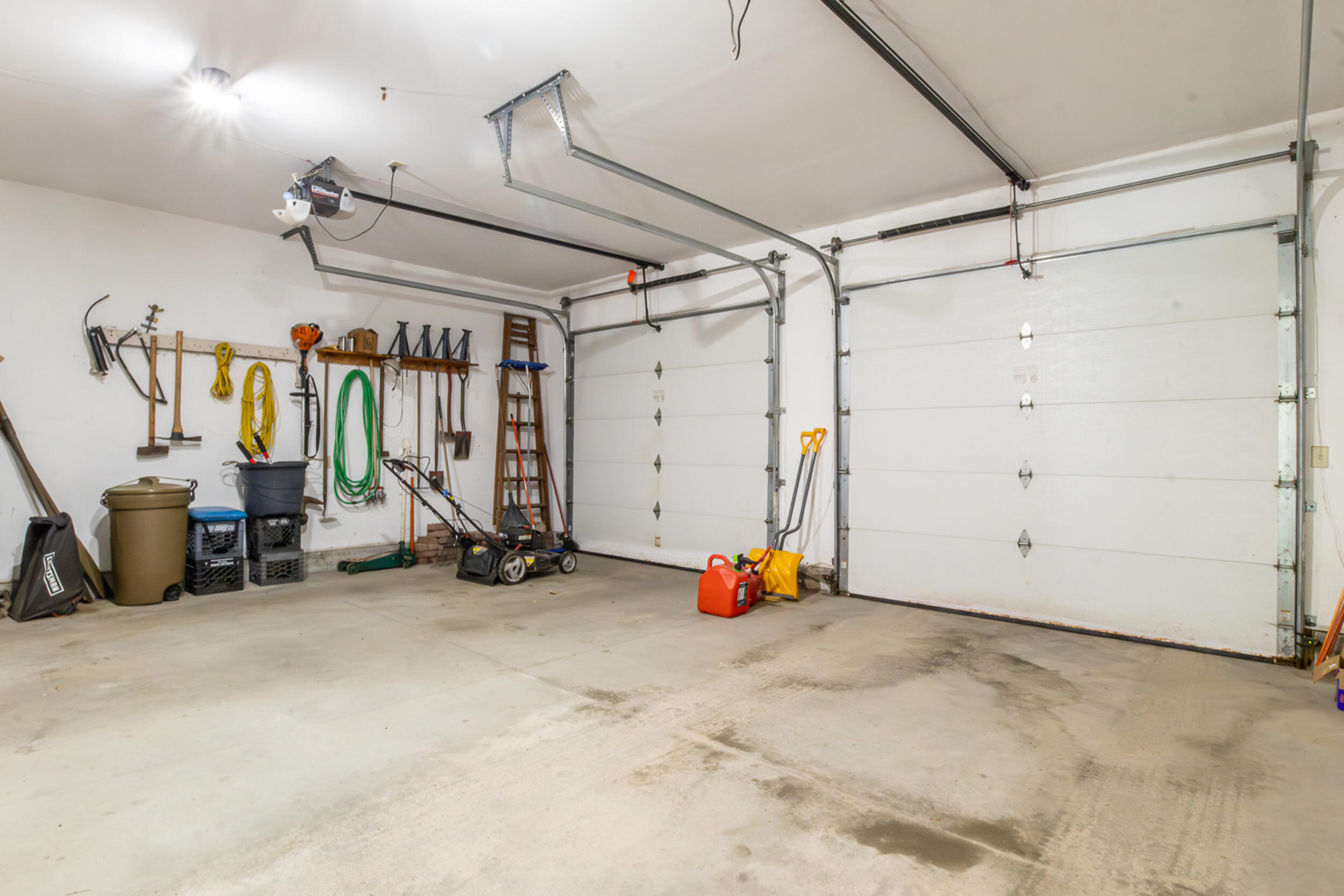 60 Diamond garage