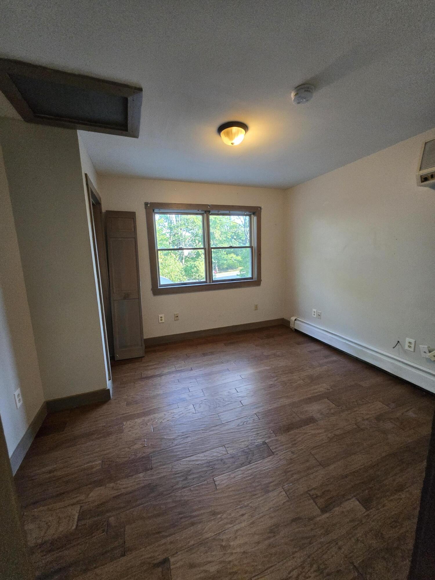 25 Falmouth Road, Falmouth, ME 04105 UNIT 2