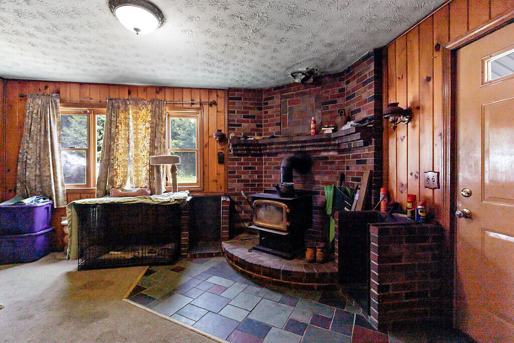 1650 N Belfast Avenue, Vassalboro, ME 04989 34_BP5A0210_DxO_mls