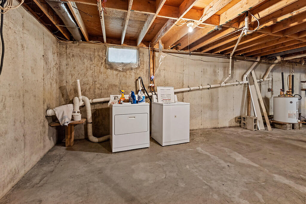 11 Woods Road, Dallas Plt, ME, 04970