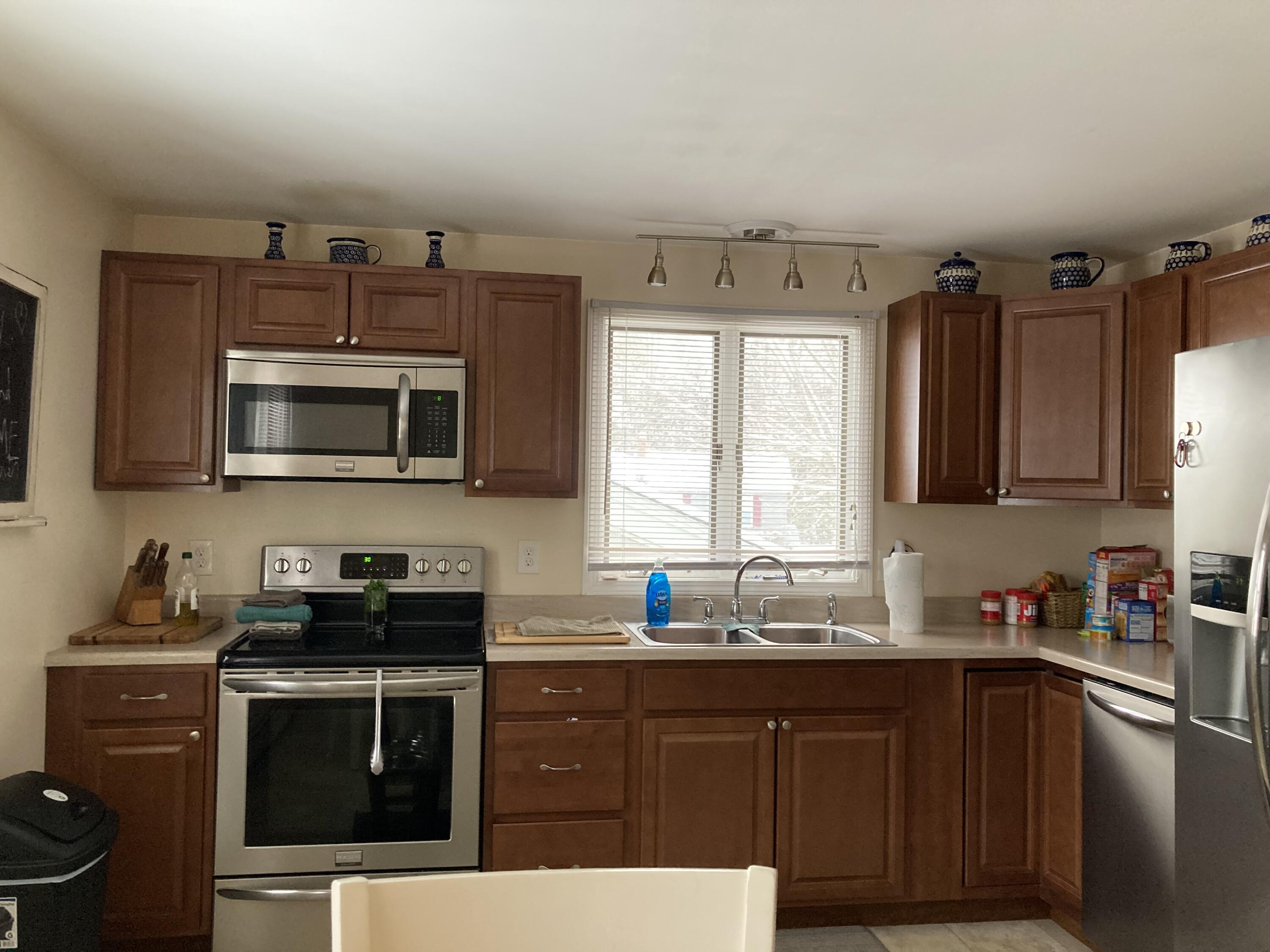 1 Carolyn Street, Topsham, ME, 04086