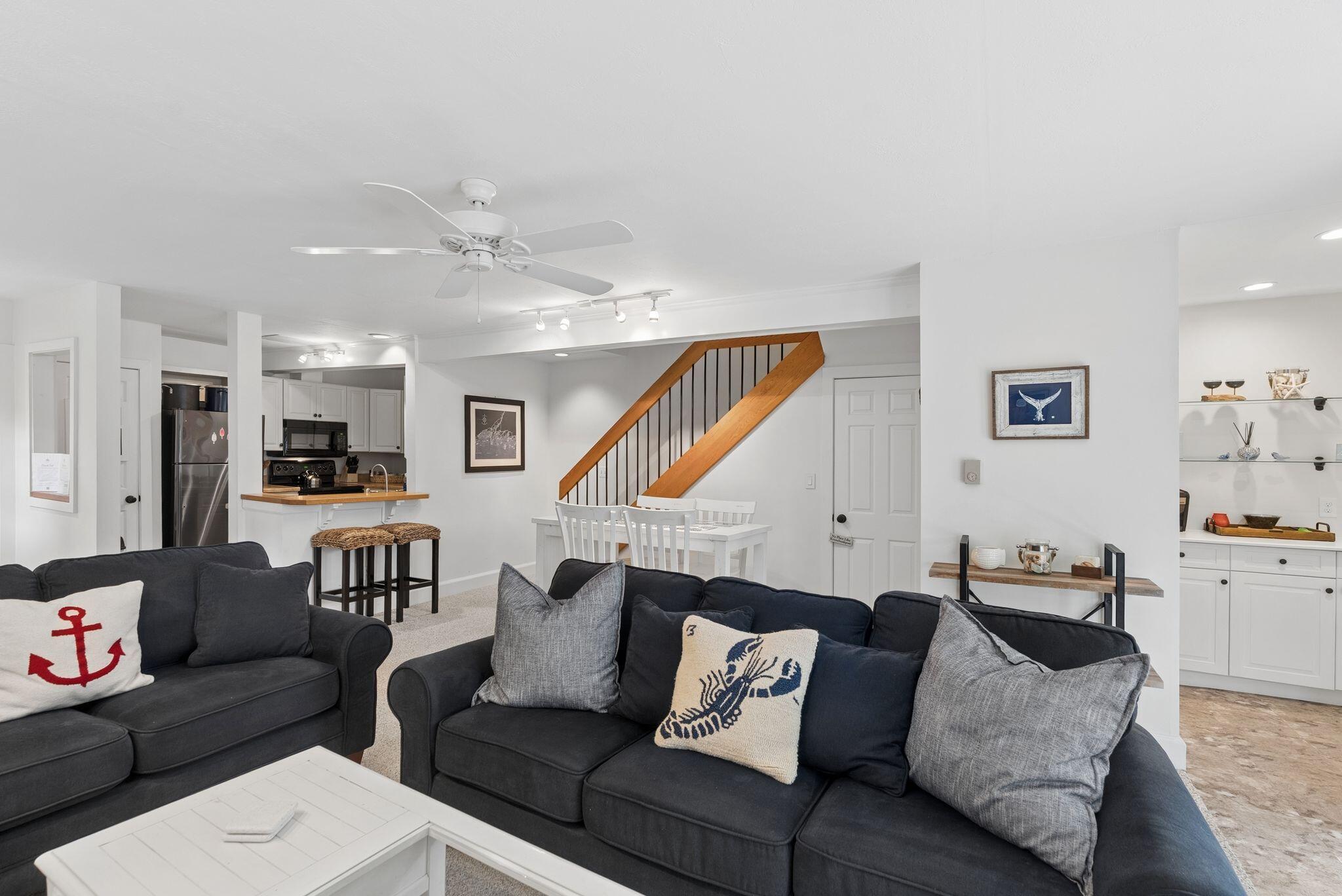 8 Woodland Avenue, #3, Kennebunk, ME 04043 28_DSC09016
