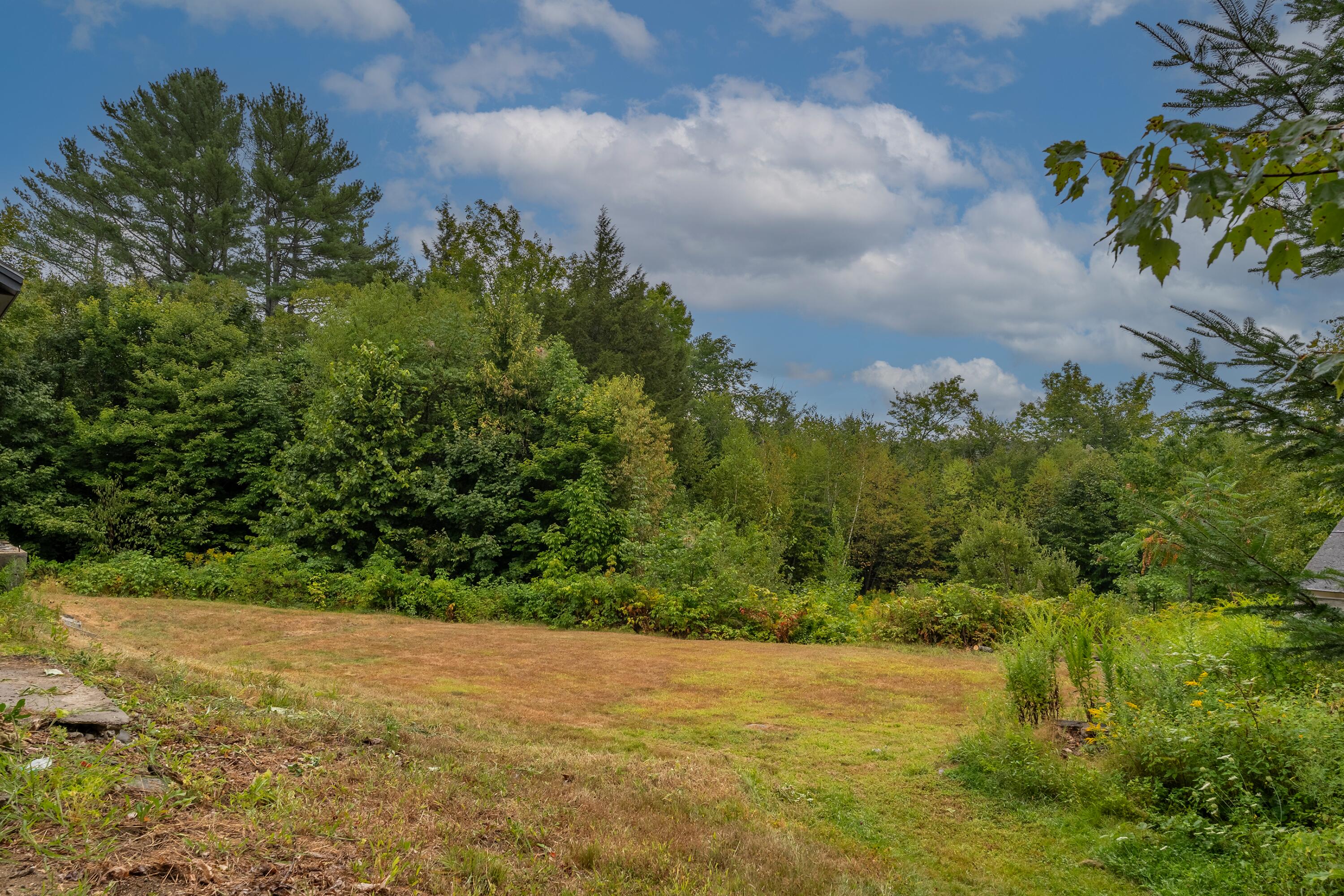 42 East Oxford Road, Paris, ME, 04281