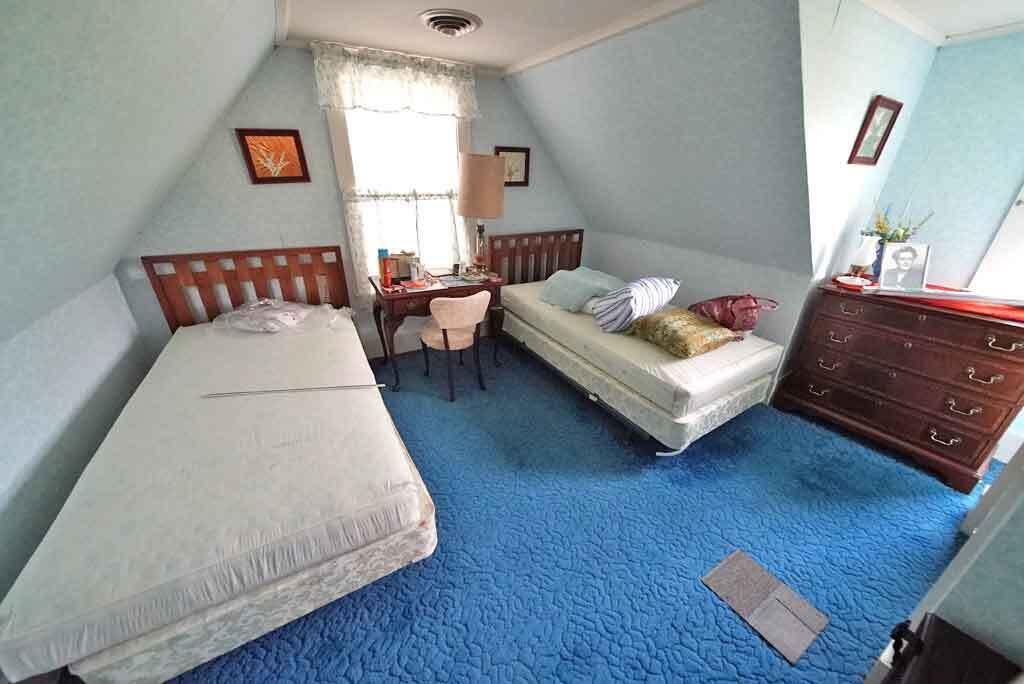95 Sunset Park Road, Orient, ME 04471 blue-room-bedroom