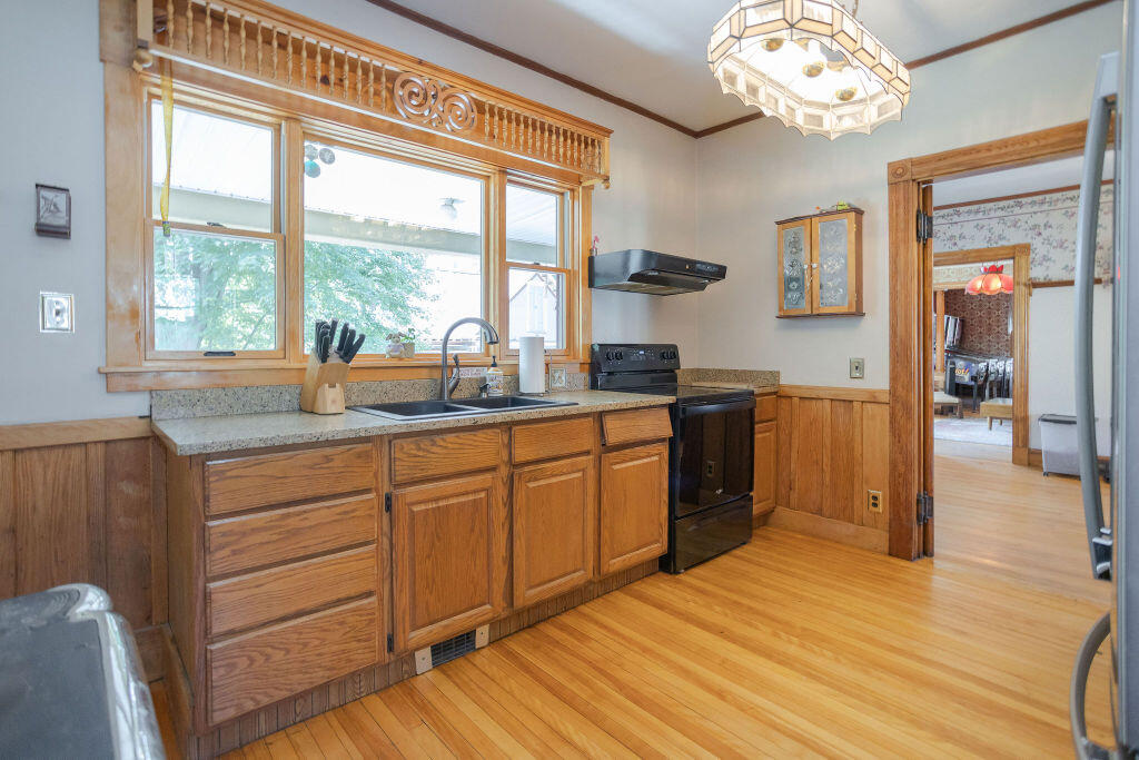 72 Main Street, Peru, ME, 04290