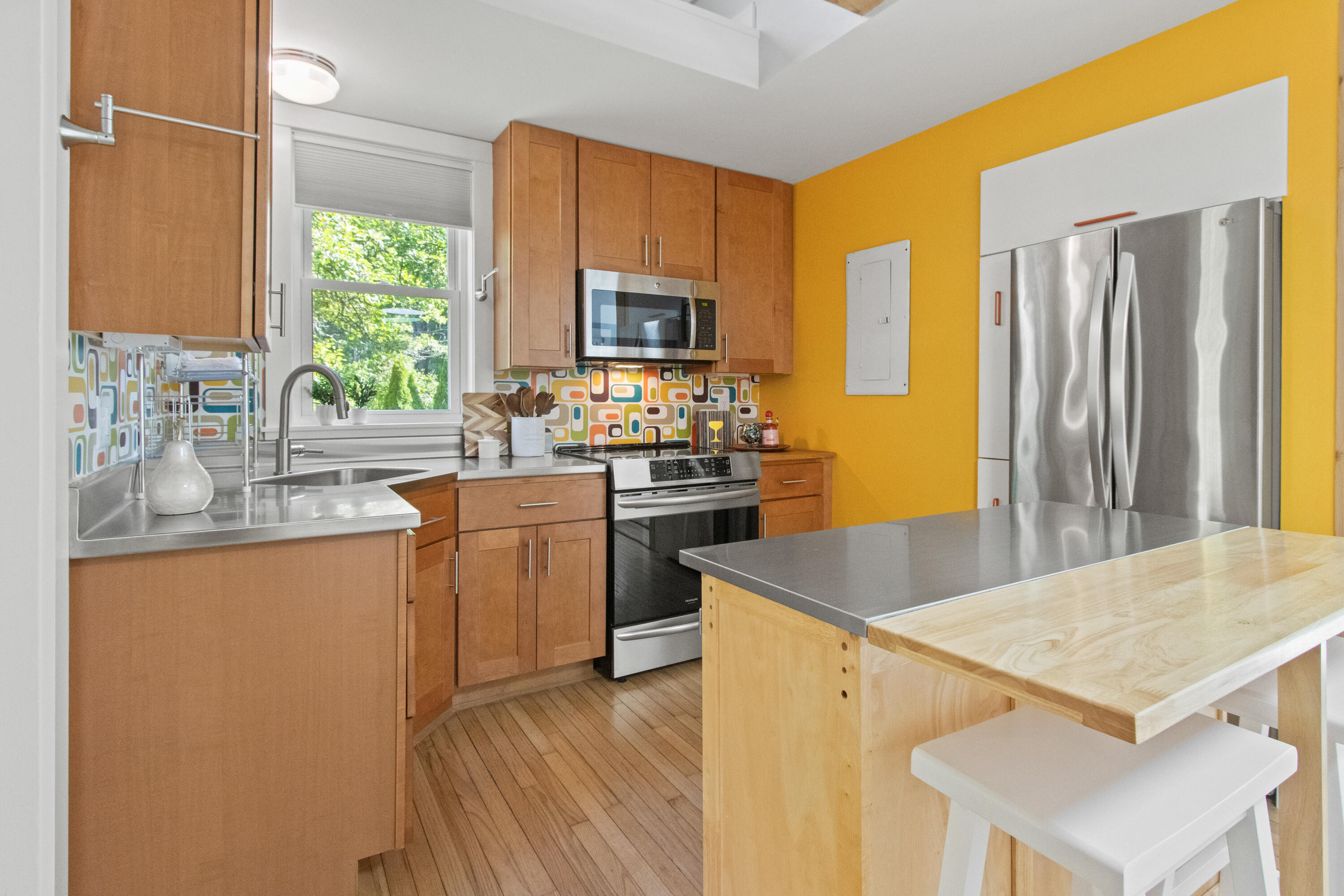 118 Rowe Avenue, Portland, ME 04102 Kitchen