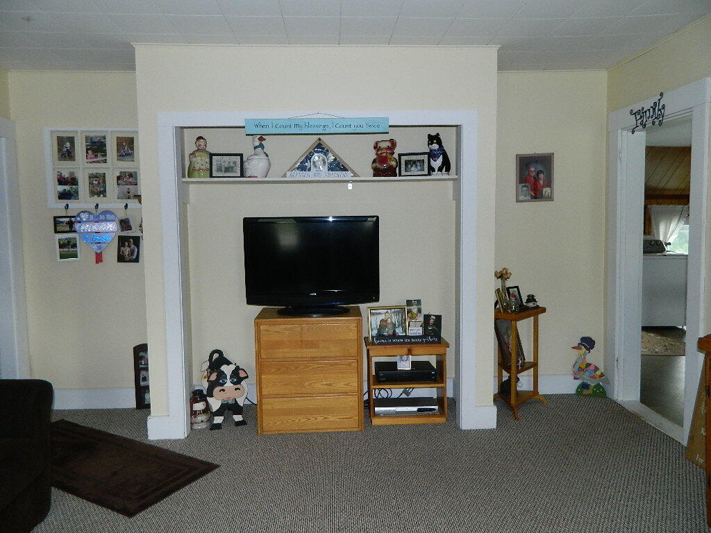 186 Main Street, West Paris, ME, 04289-5162