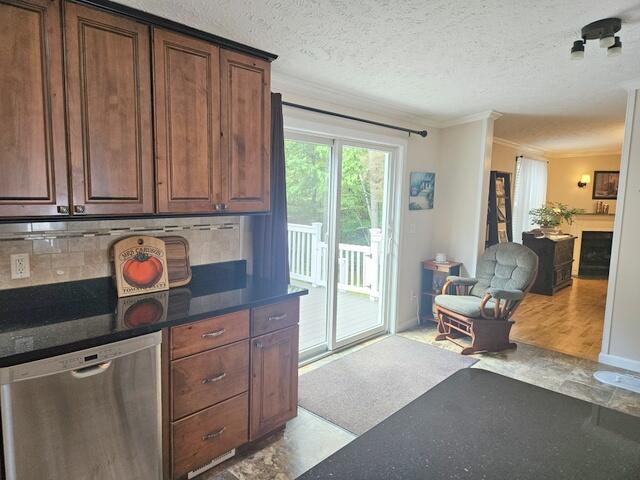 7. Dishwasher and slider to deck