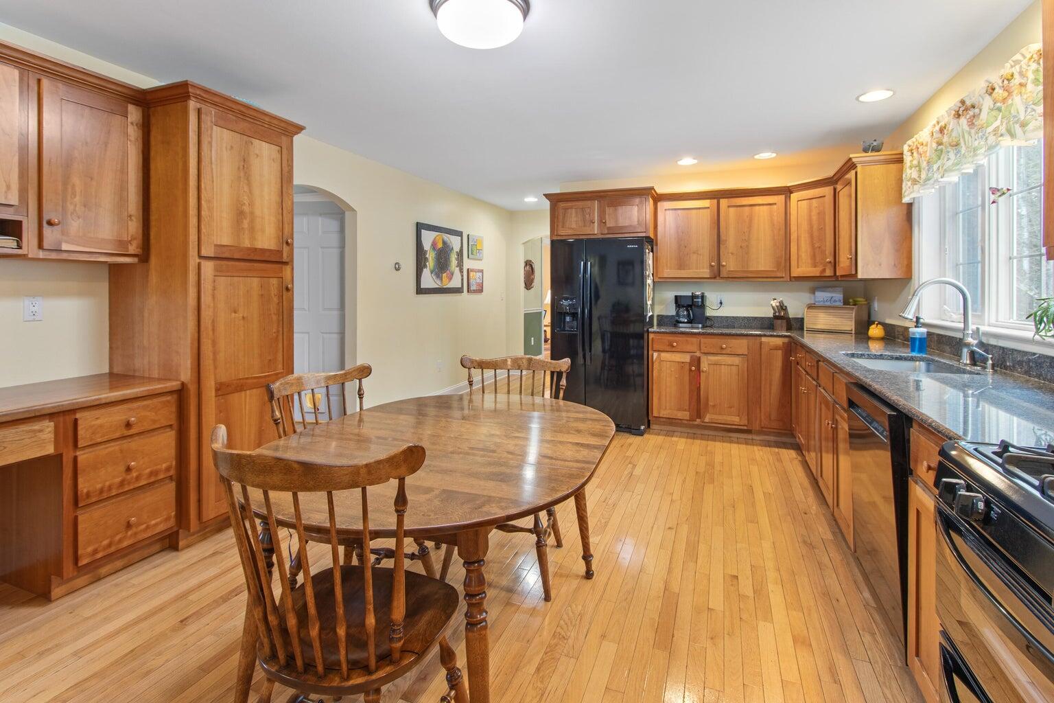 51 Old Field Road, Yarmouth, ME, 04096