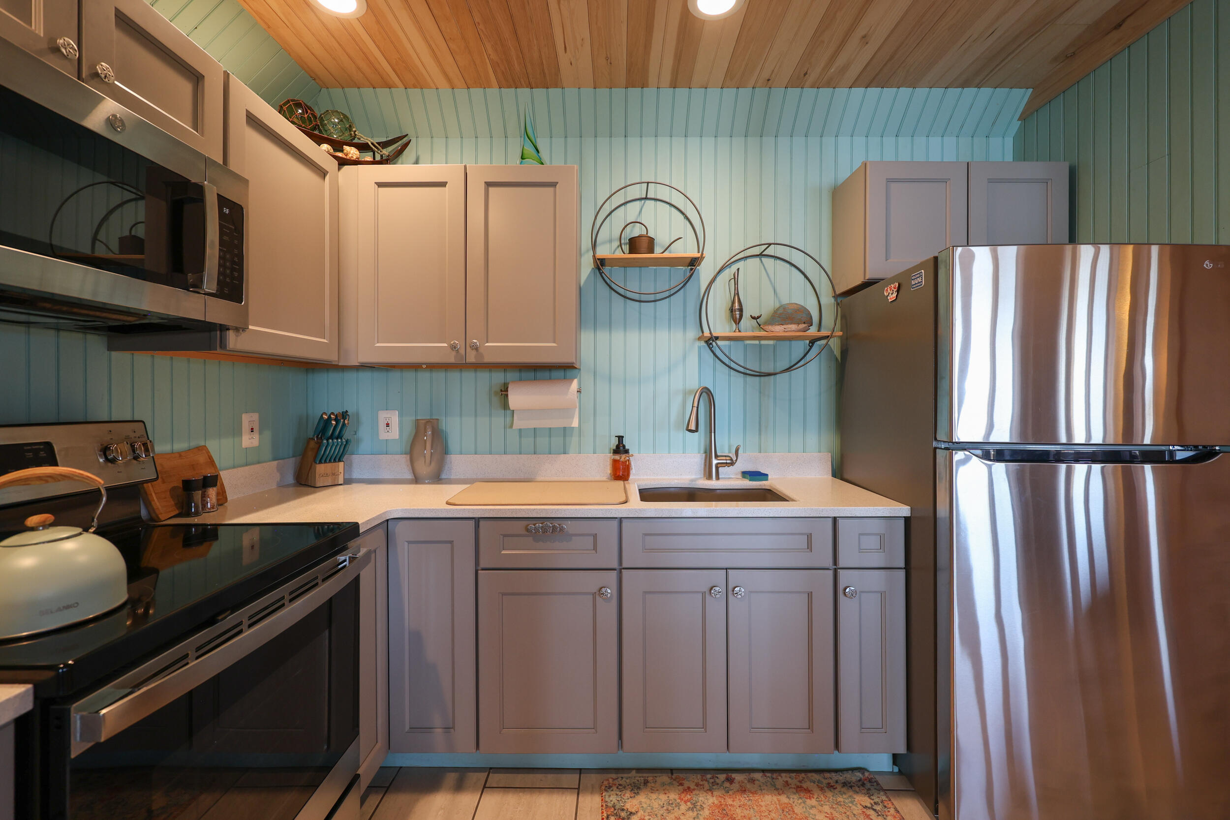 28 City Point Road, Vinalhaven, ME, 04863