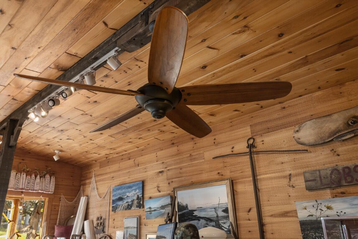 10 Mckown Street, Boothbay Harbor, ME, 04538