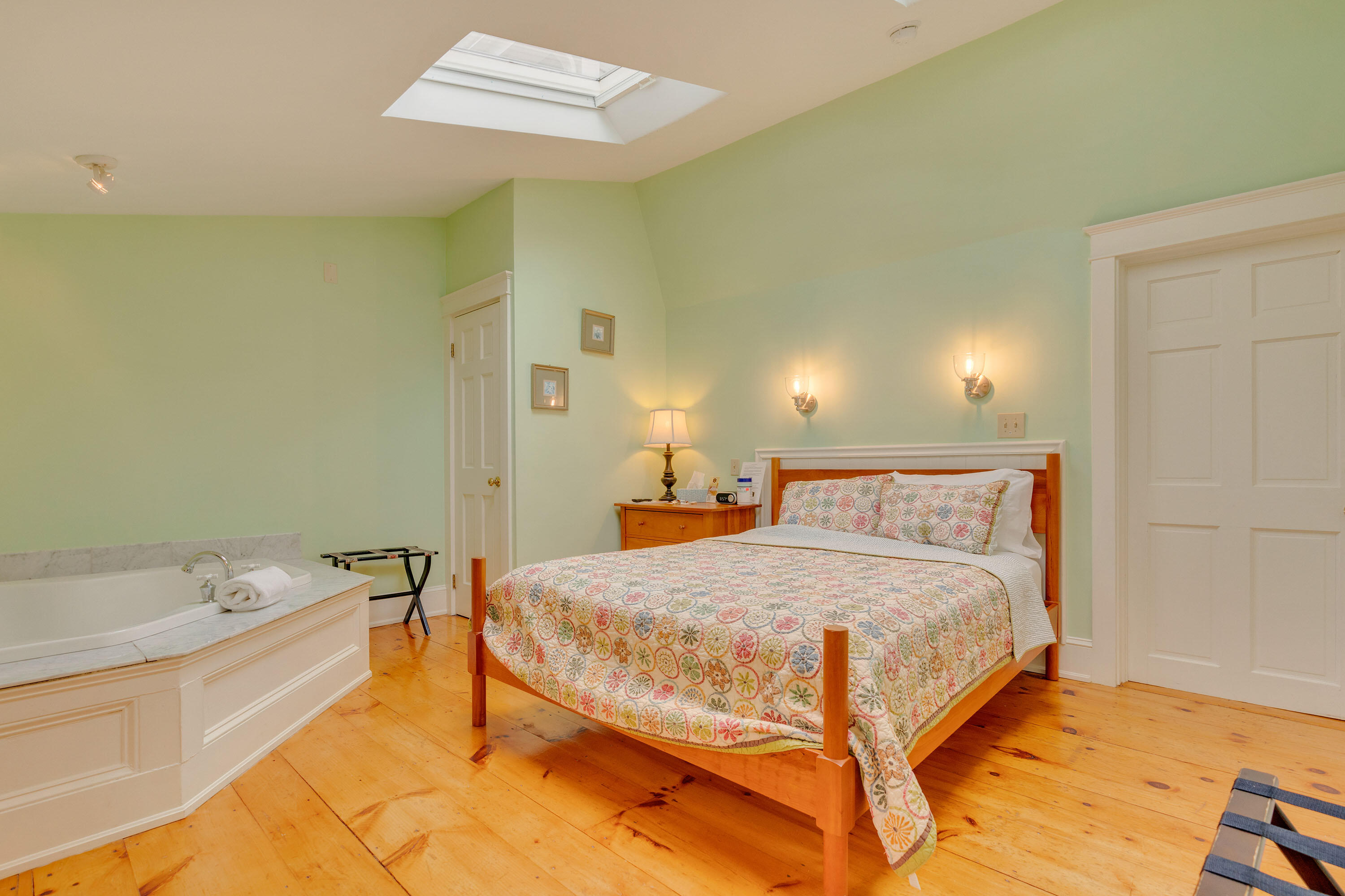 11 Holbrook Street, Freeport, ME, 04032