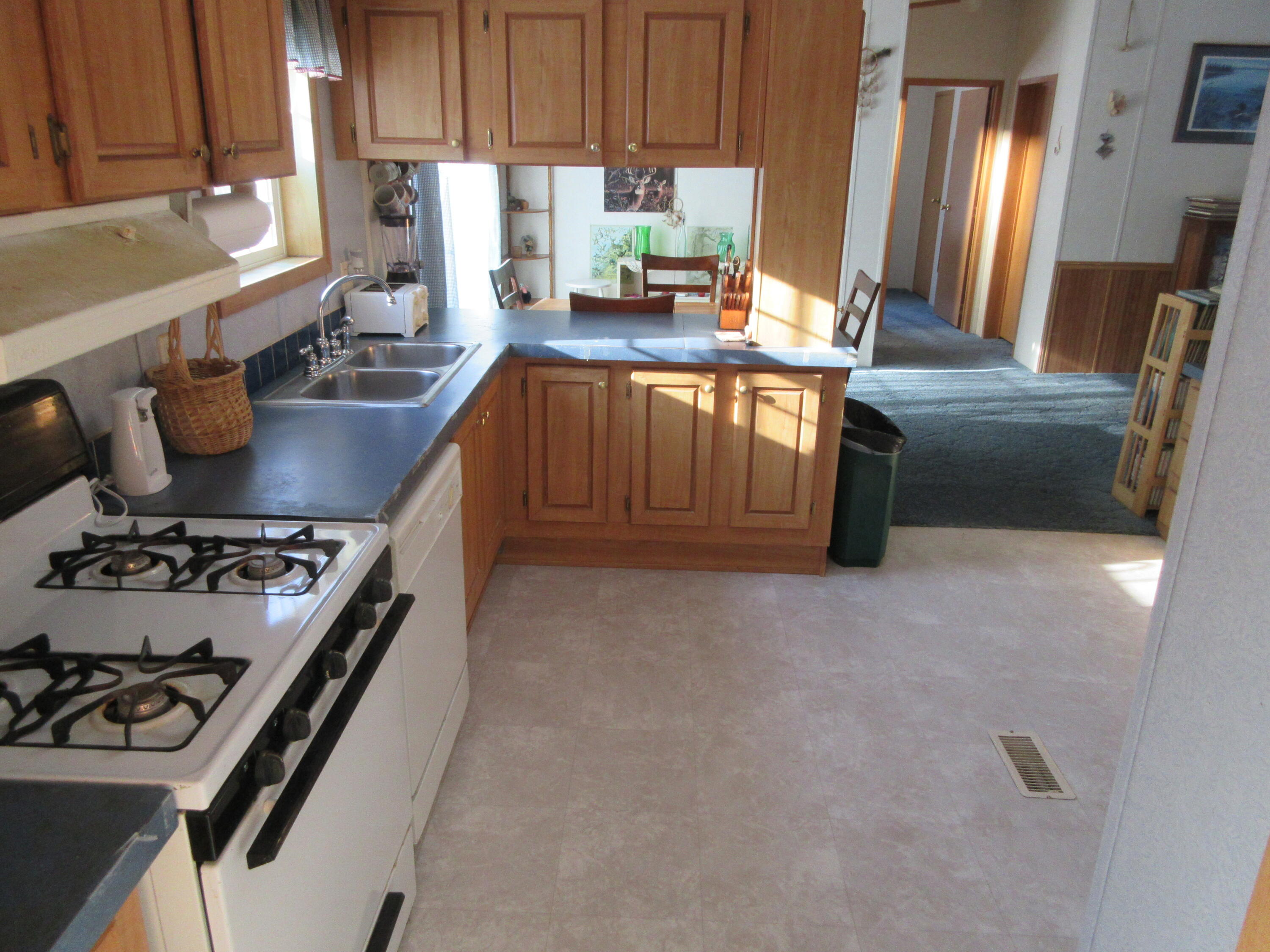 17 Stony Ridge Drive, Washington, ME, 04574