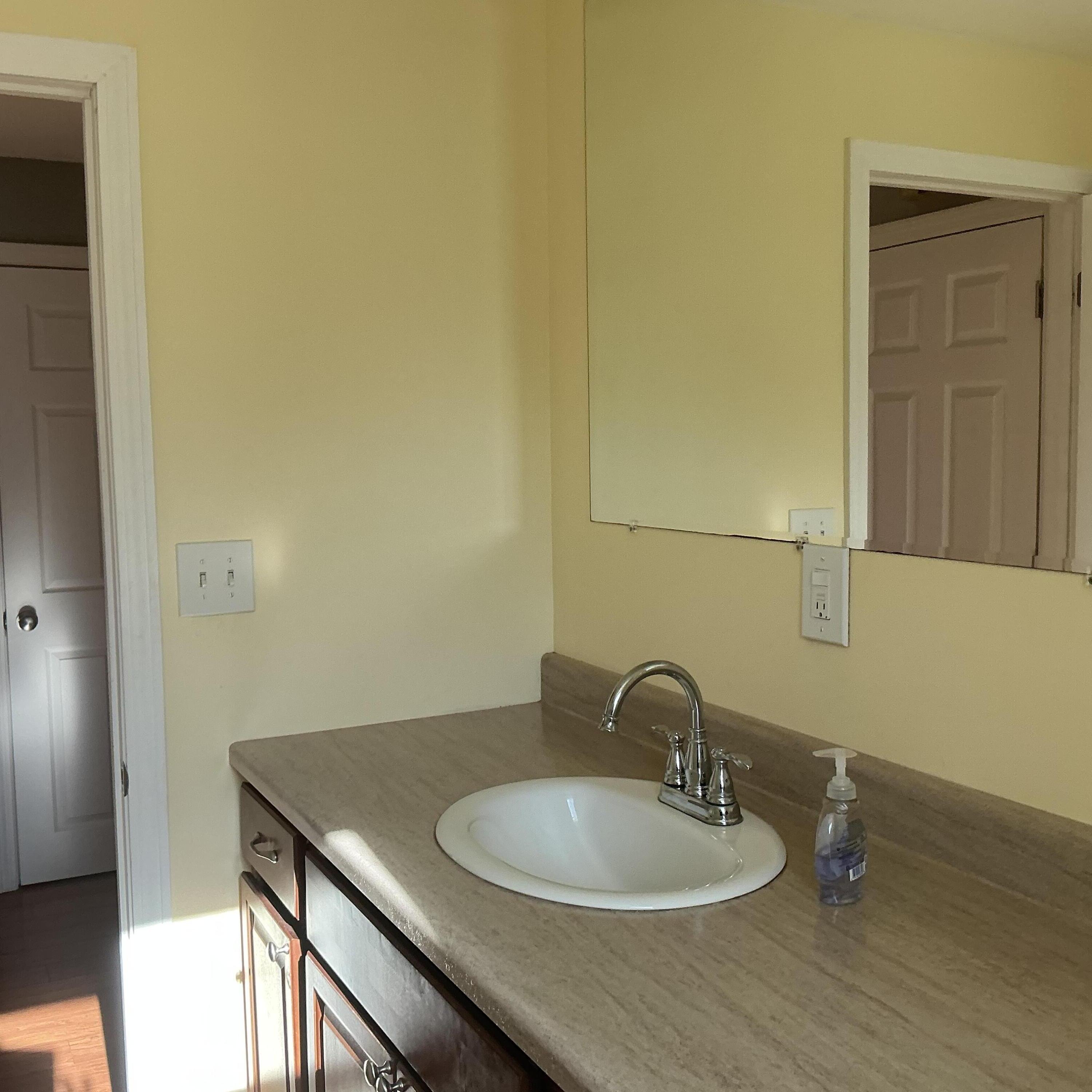 1 Carolyn Street, Topsham, ME, 04086