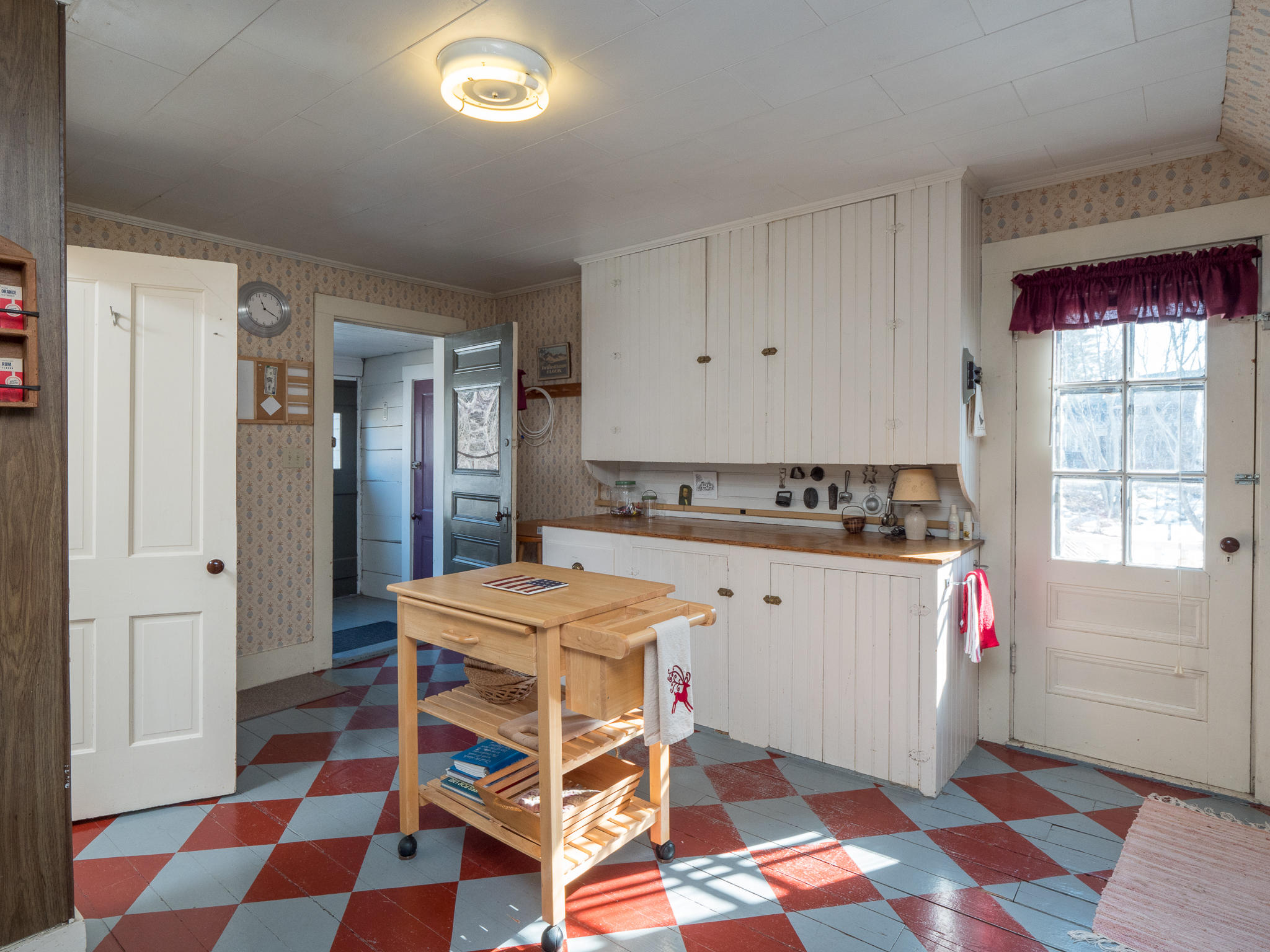 21 Chapman Street, Bethel, ME, 04217