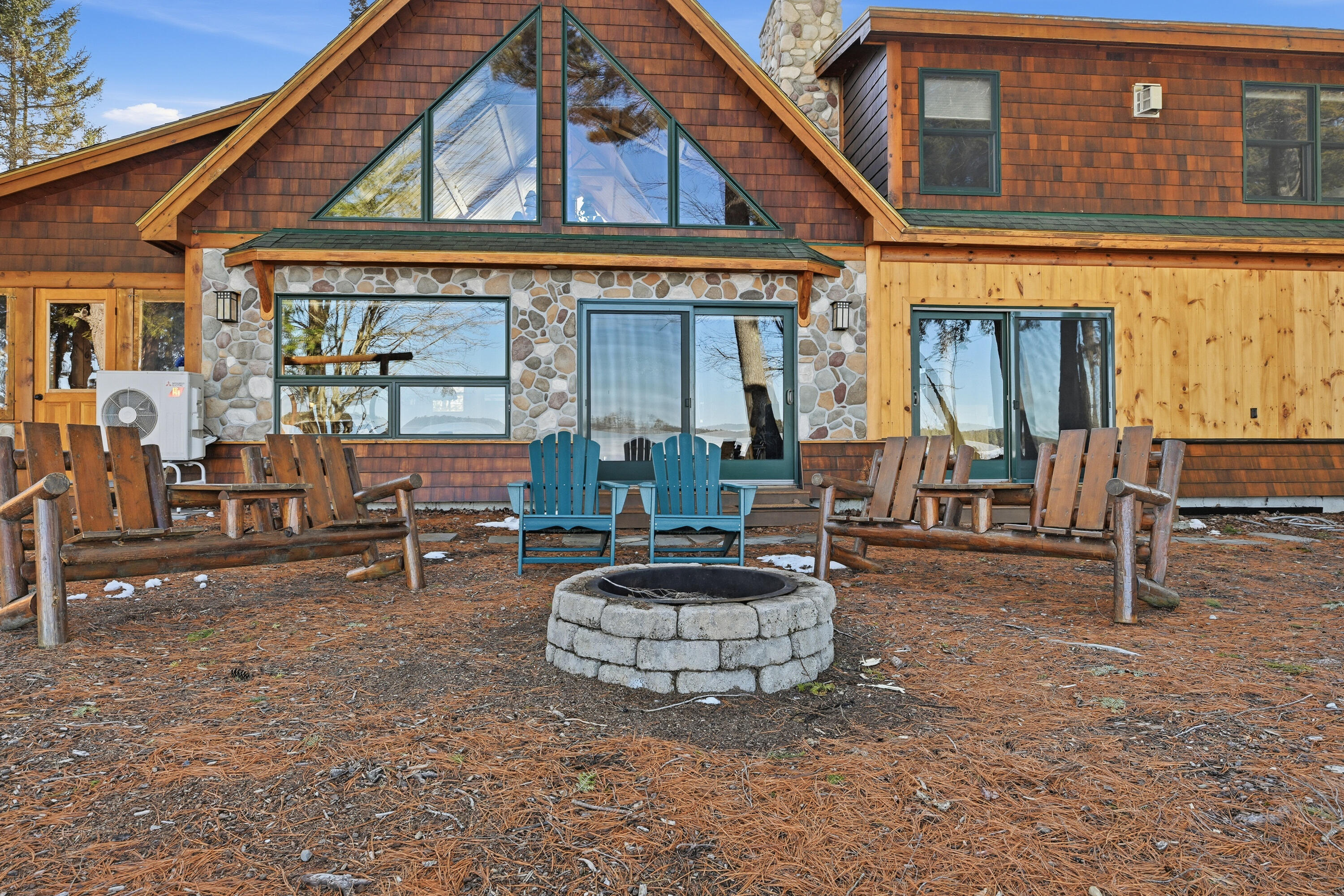 99 Abena Shores, Belgrade, ME, 04917