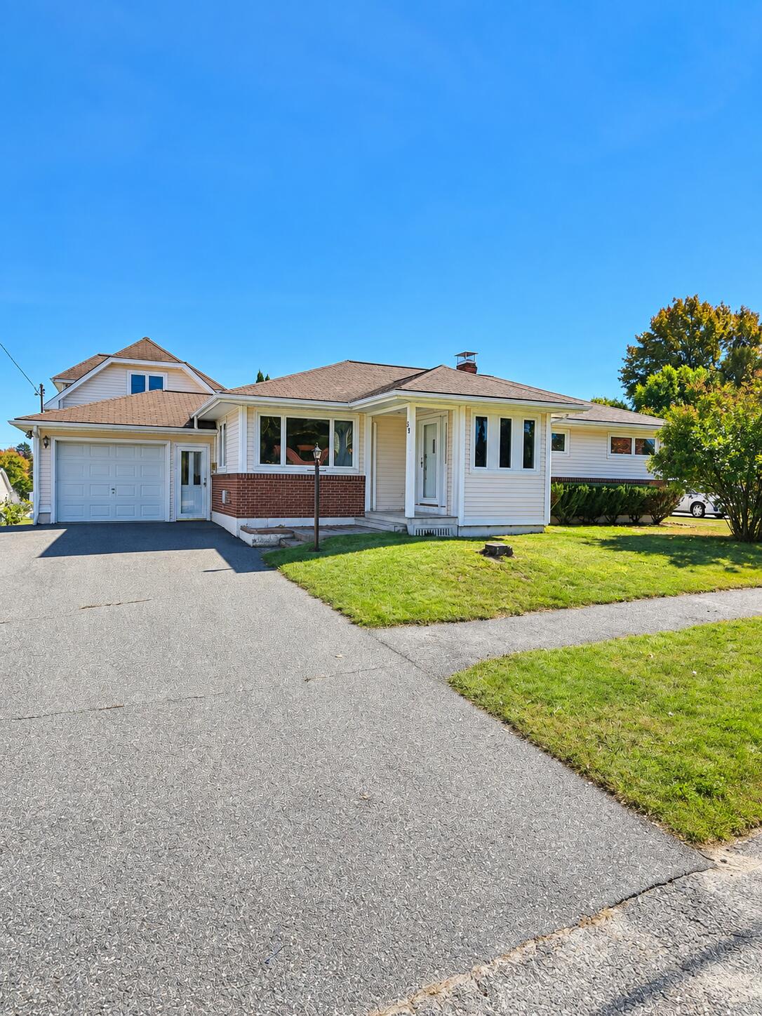 Photo of 29 Eastern Avenue East Millinocket ME 04430