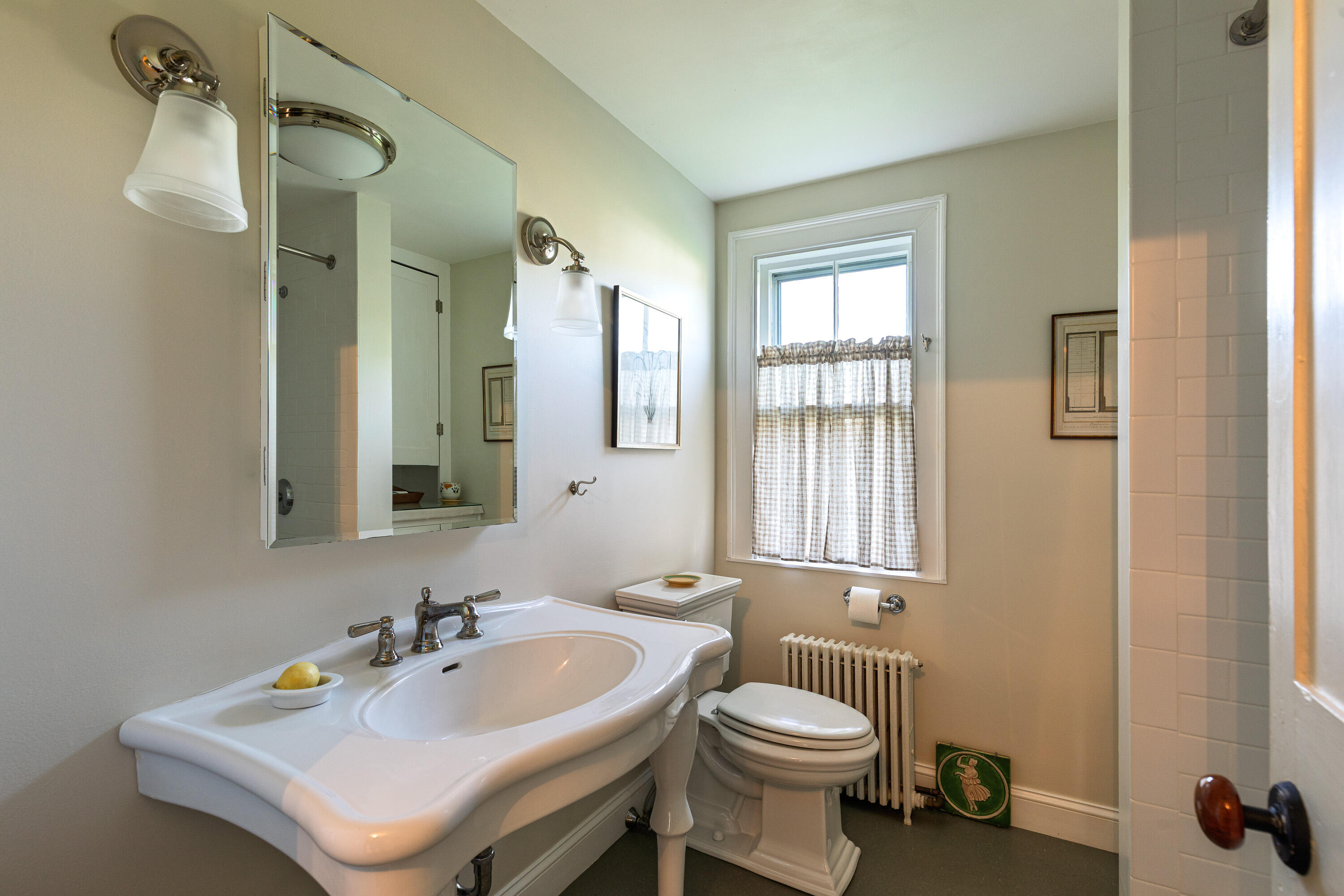 2nd Washroom
