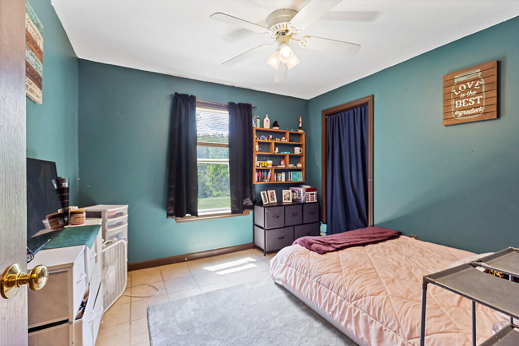 28 3rd bedroom